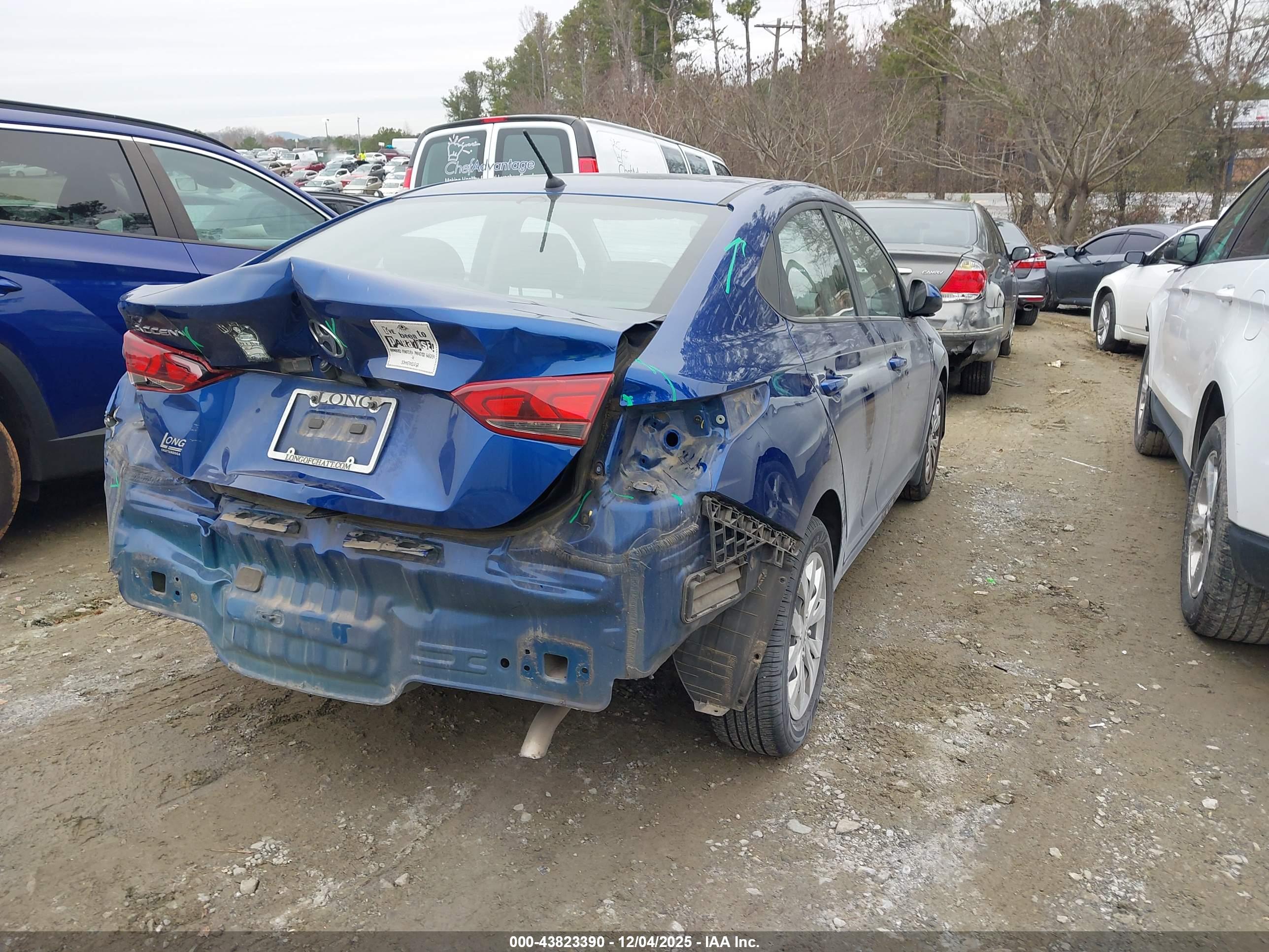 HYUNDAI ACCENT image 4