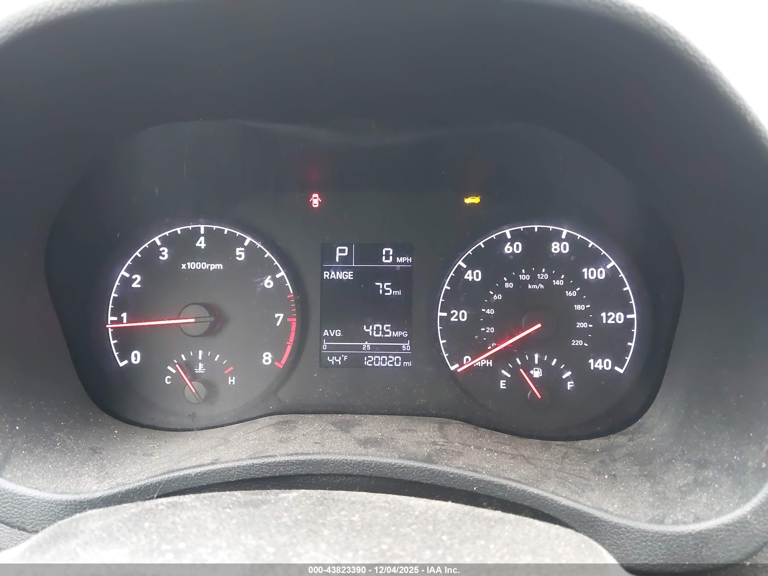HYUNDAI ACCENT image 7