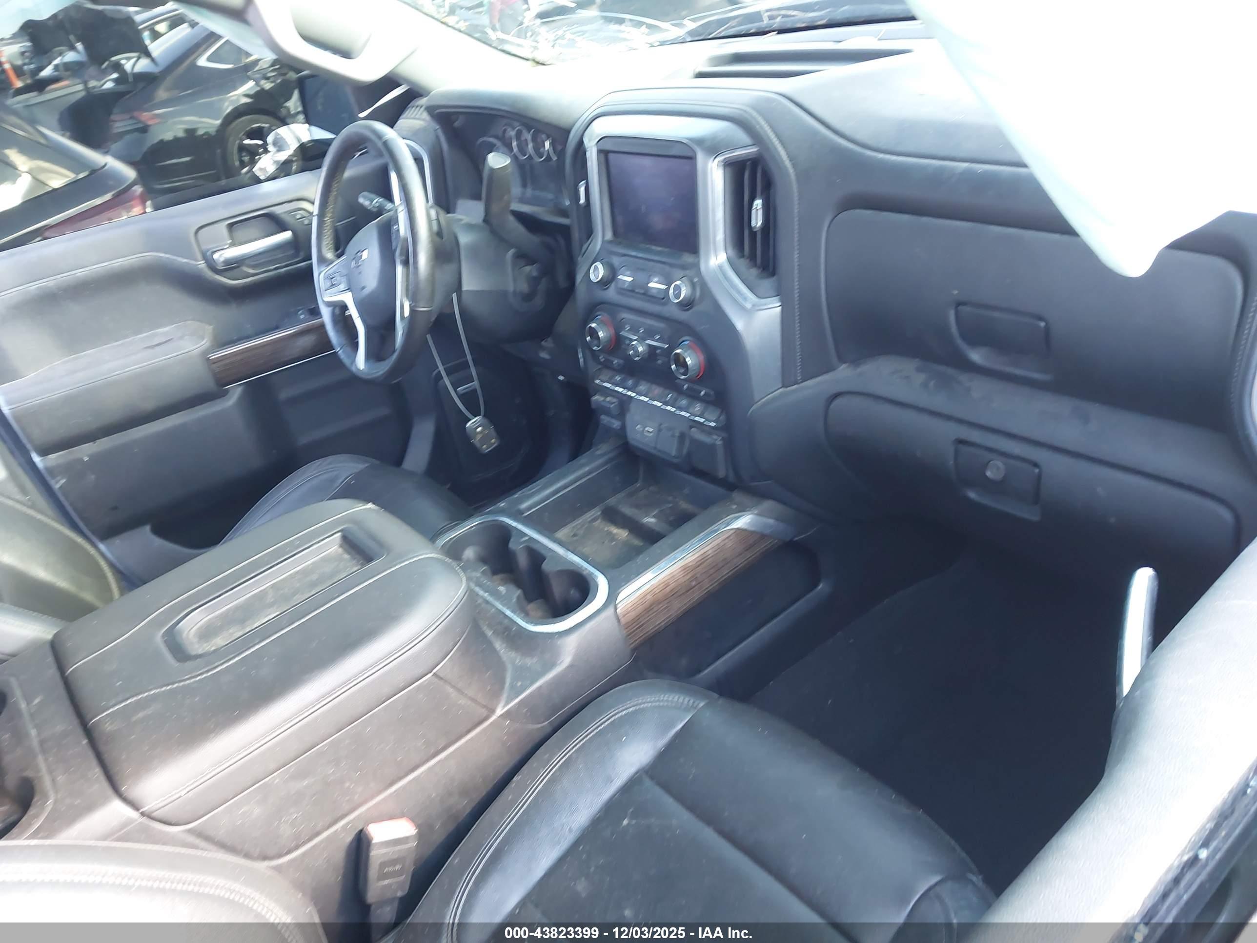 CHEVROLET SILVERADO image 5