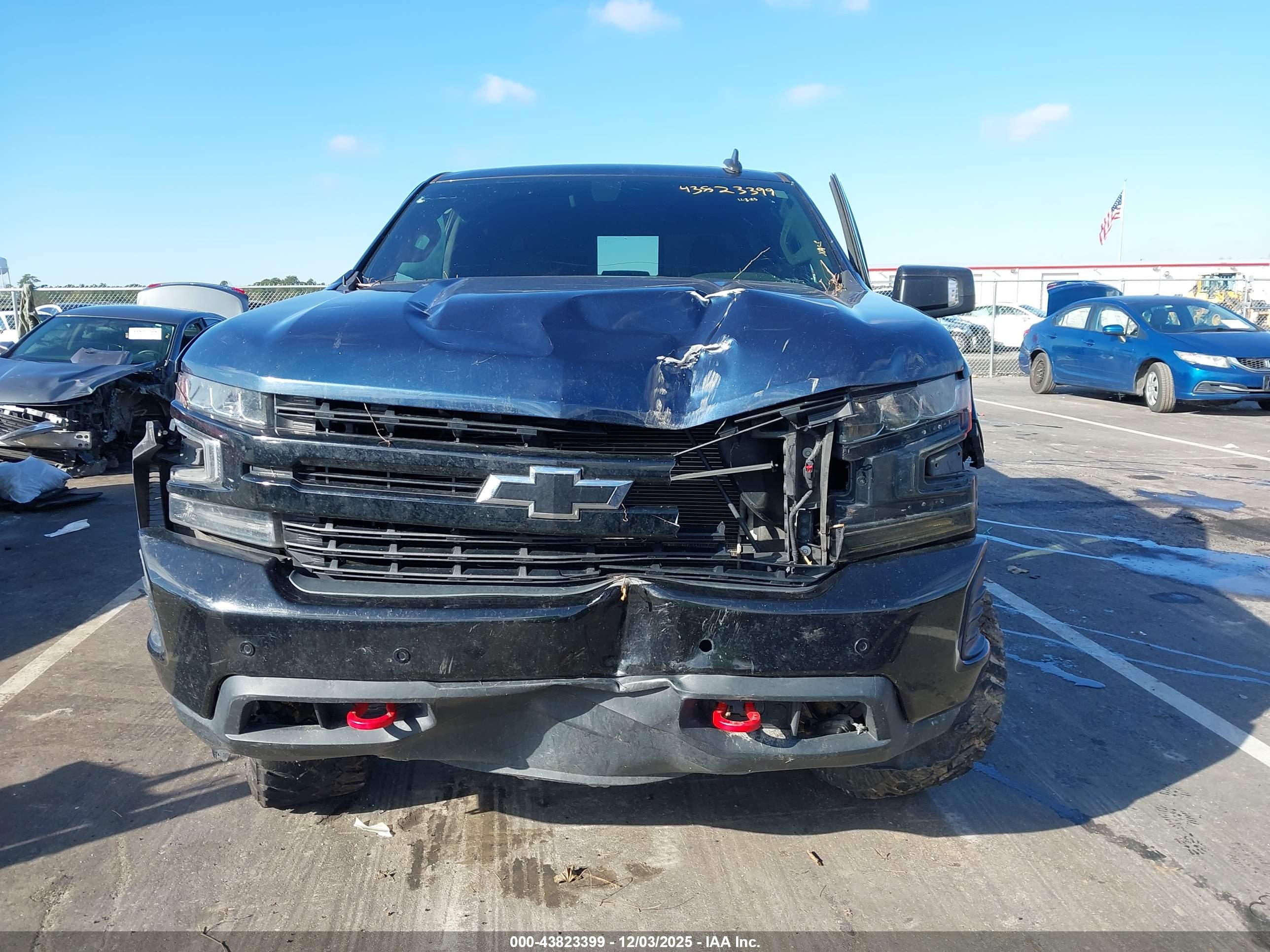 CHEVROLET SILVERADO image 6