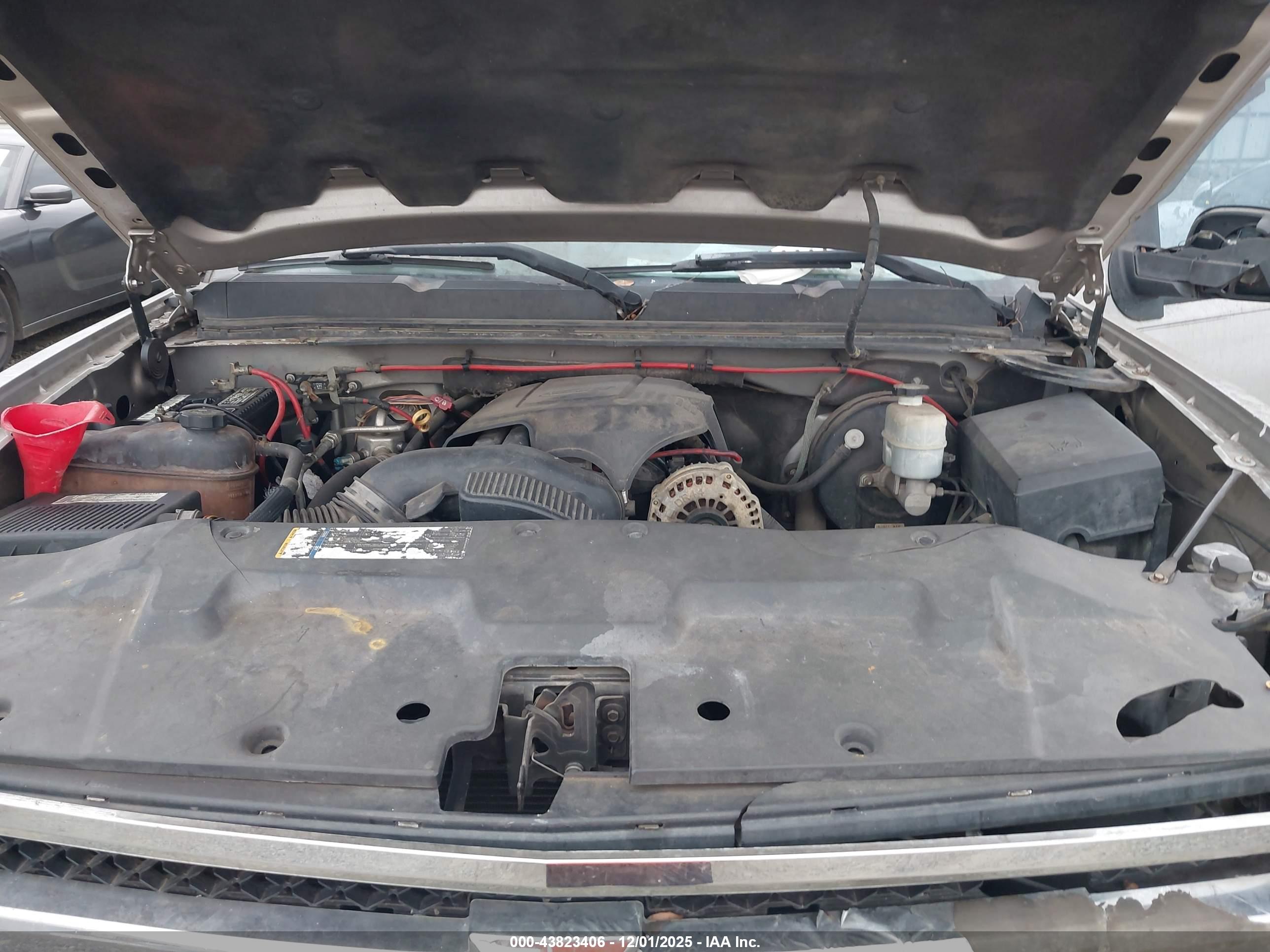 CHEVROLET SILVERADO image 10