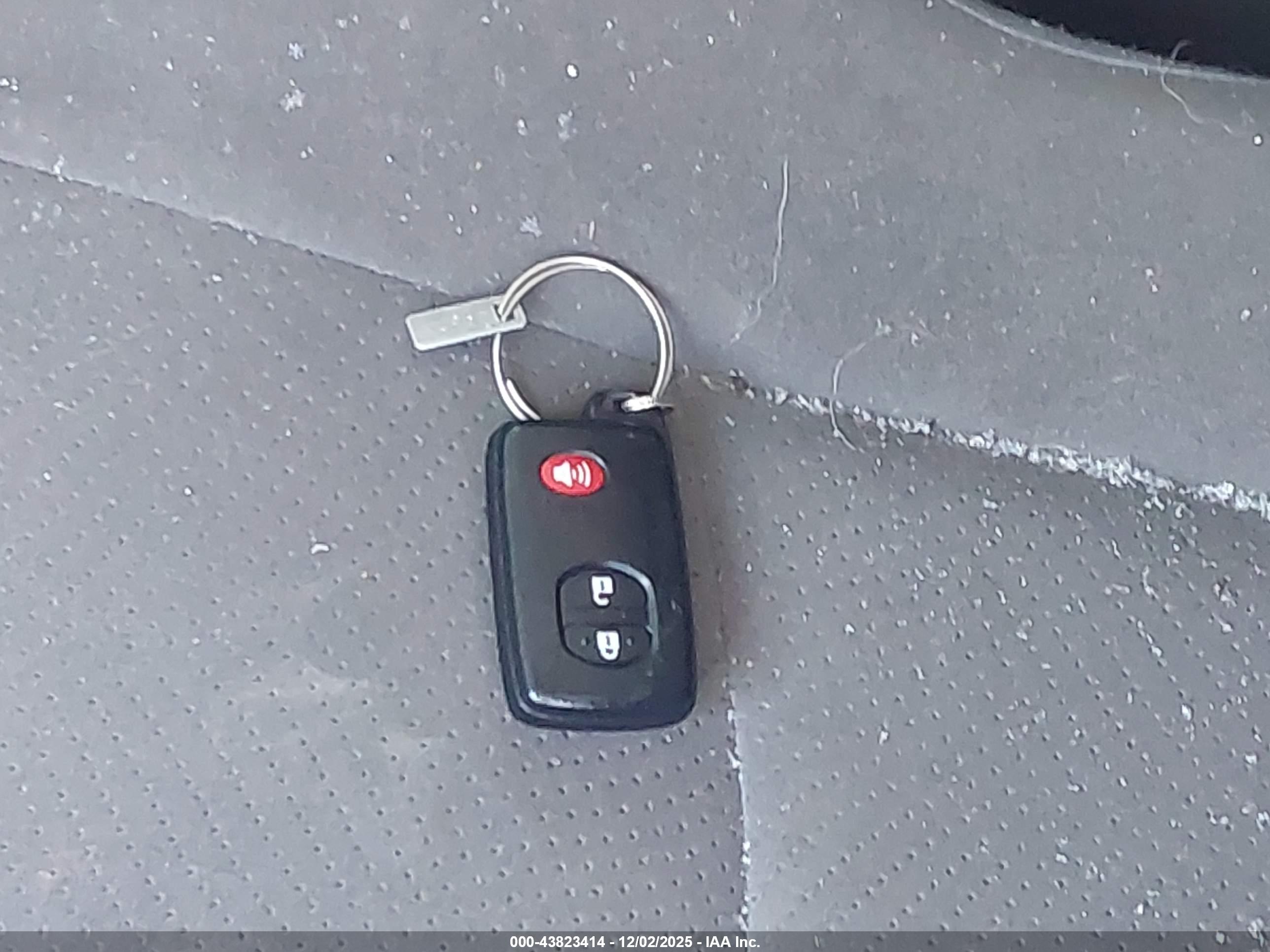 TOYOTA PRIUS image 11