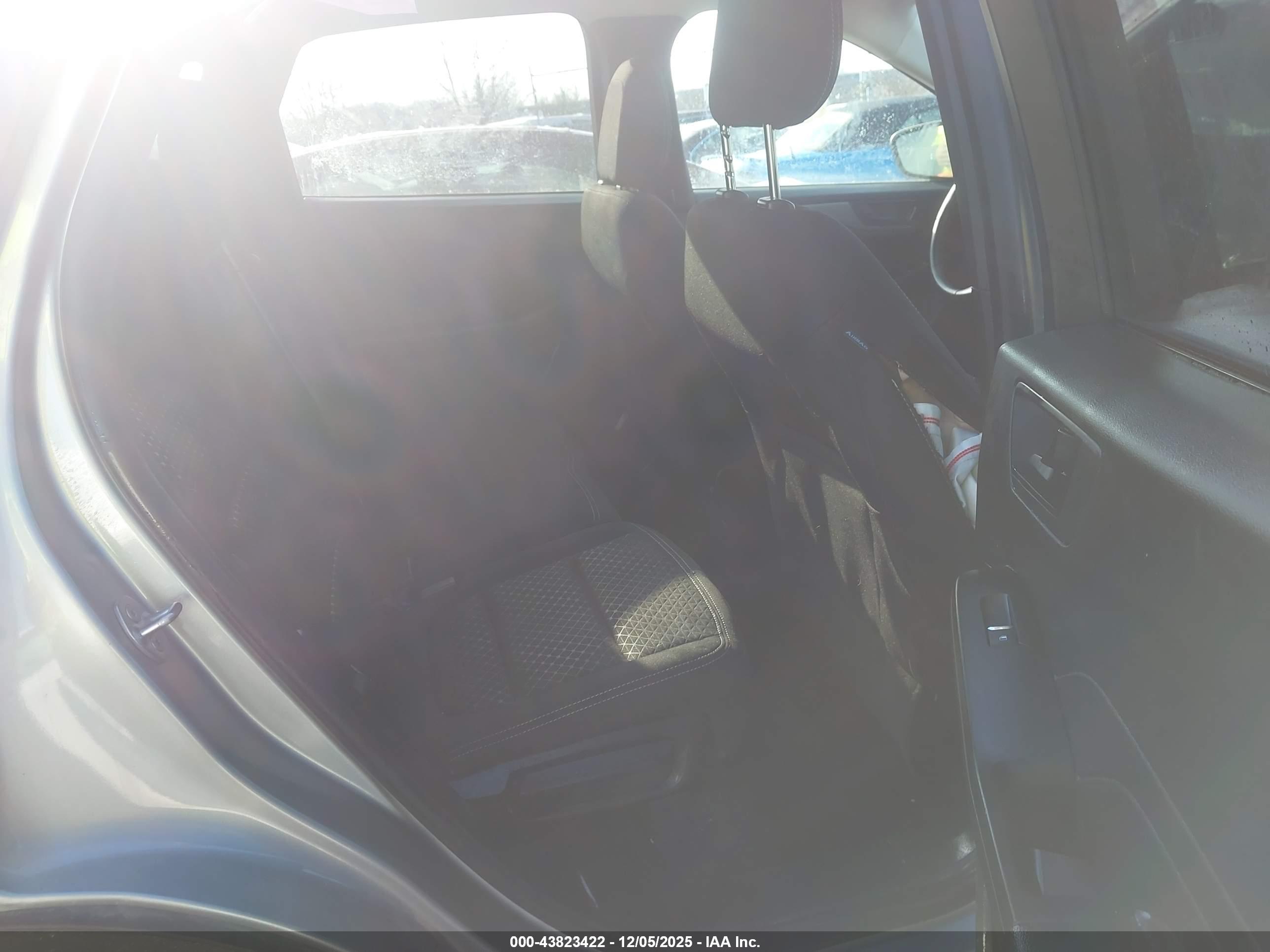 FORD ESCAPE image 8