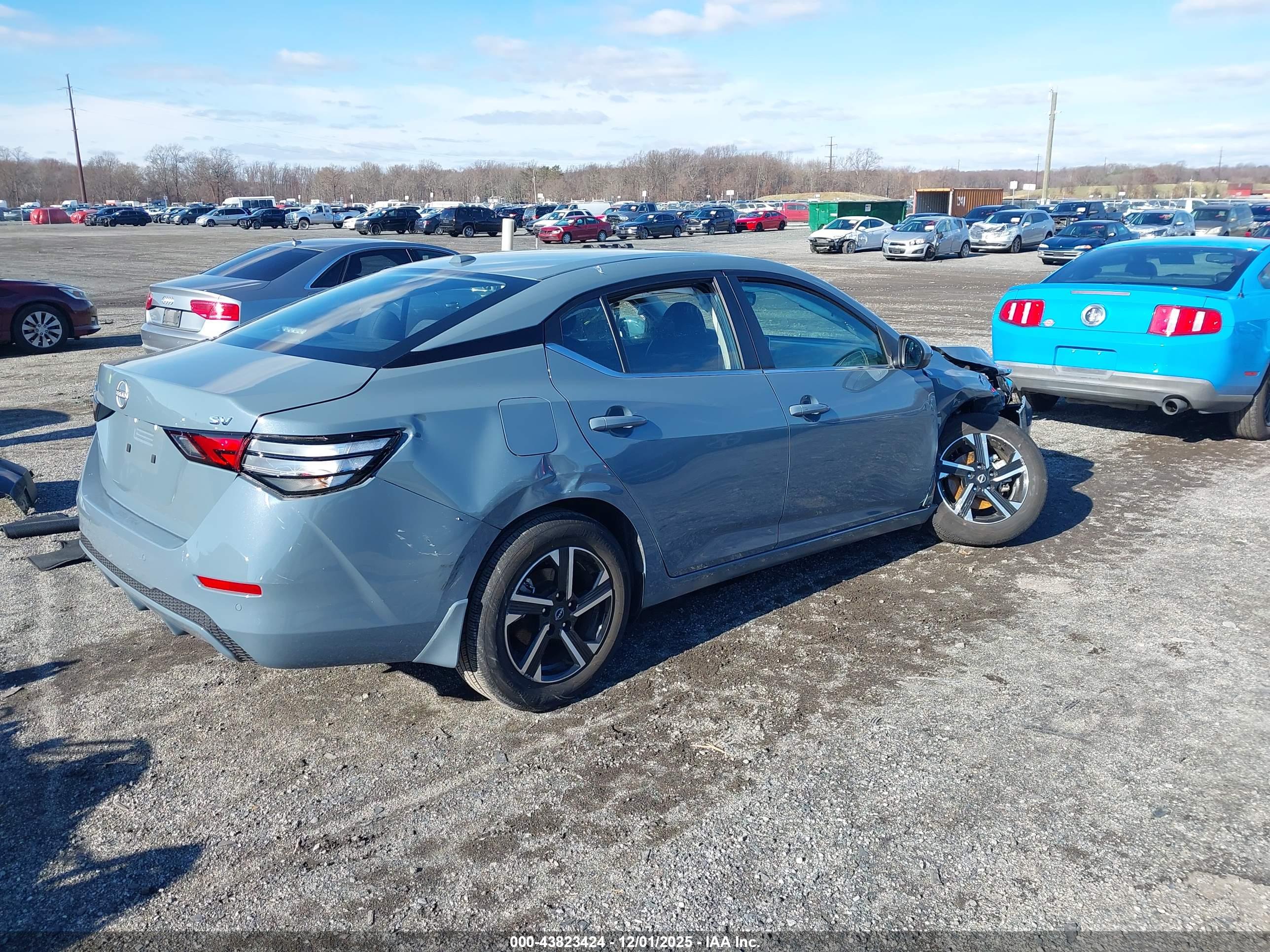 NISSAN SENTRA image 4