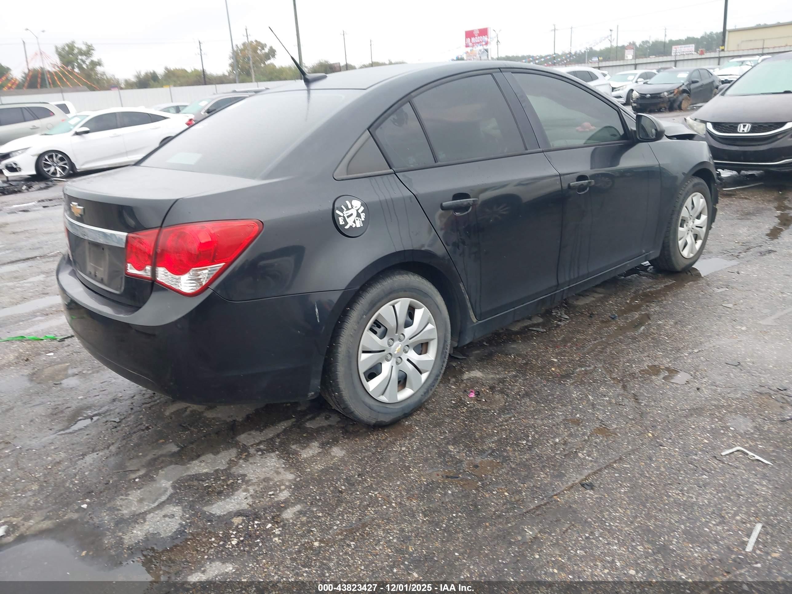 CHEVROLET CRUZE image 4