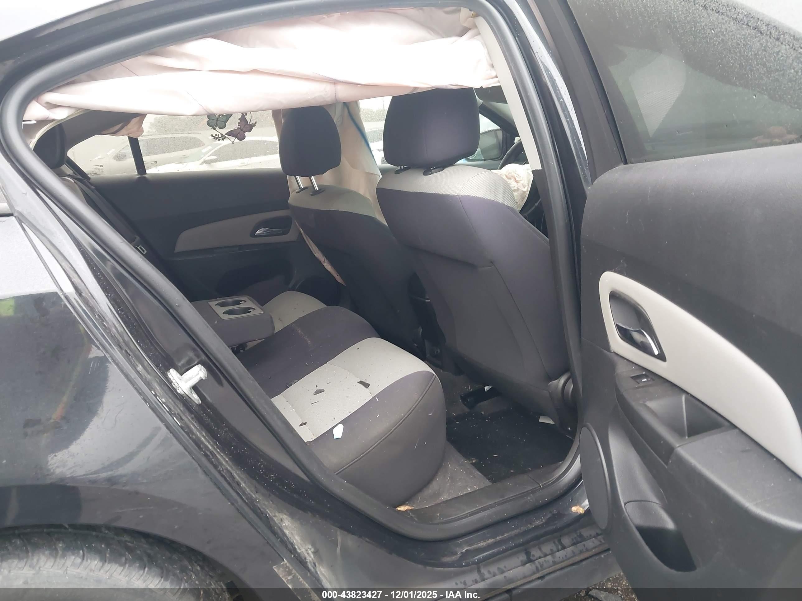 CHEVROLET CRUZE image 8