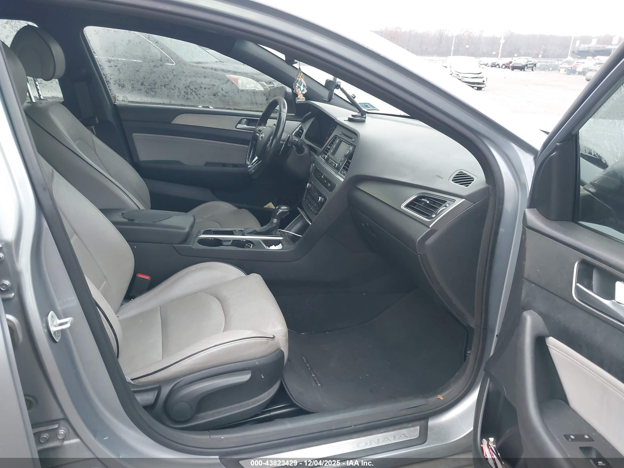 HYUNDAI SONATA image 5