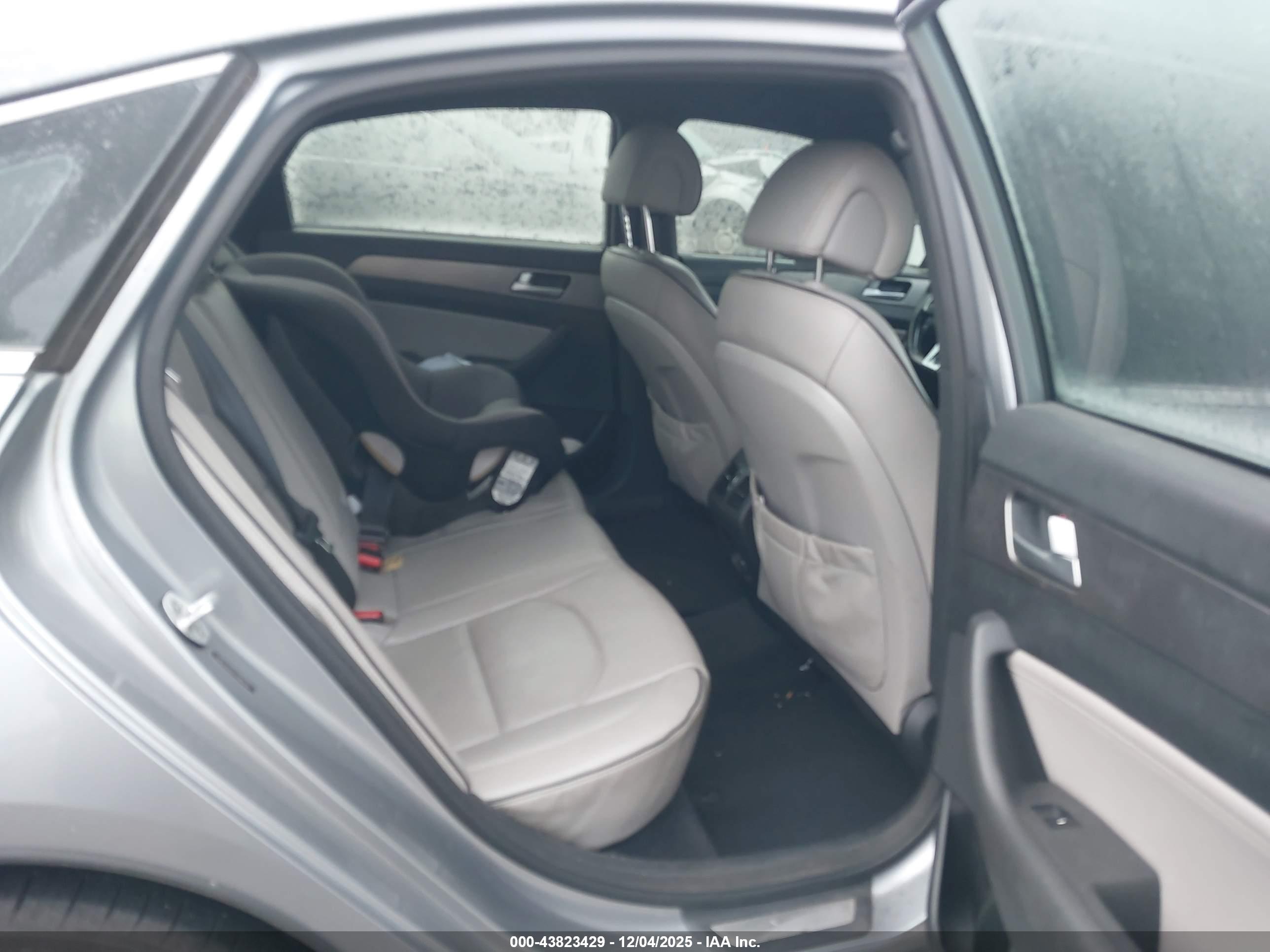 HYUNDAI SONATA image 8