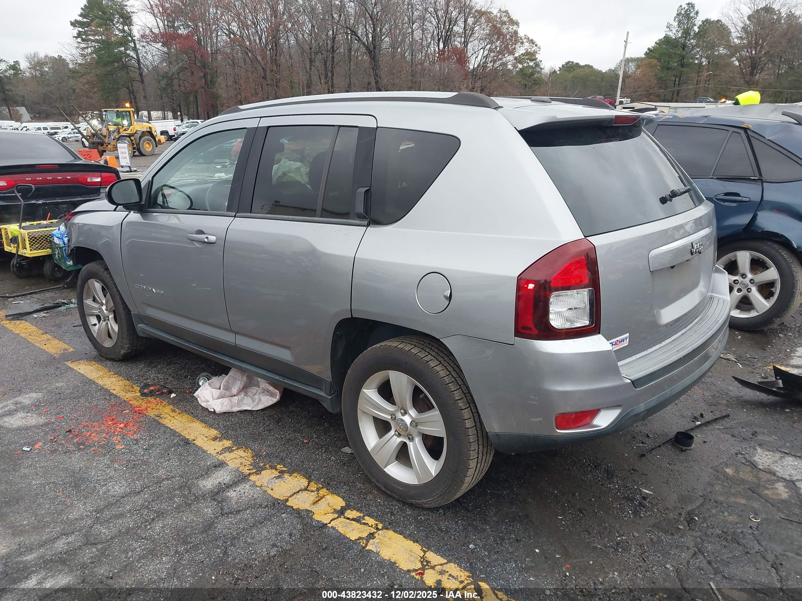 JEEP COMPASS image 3