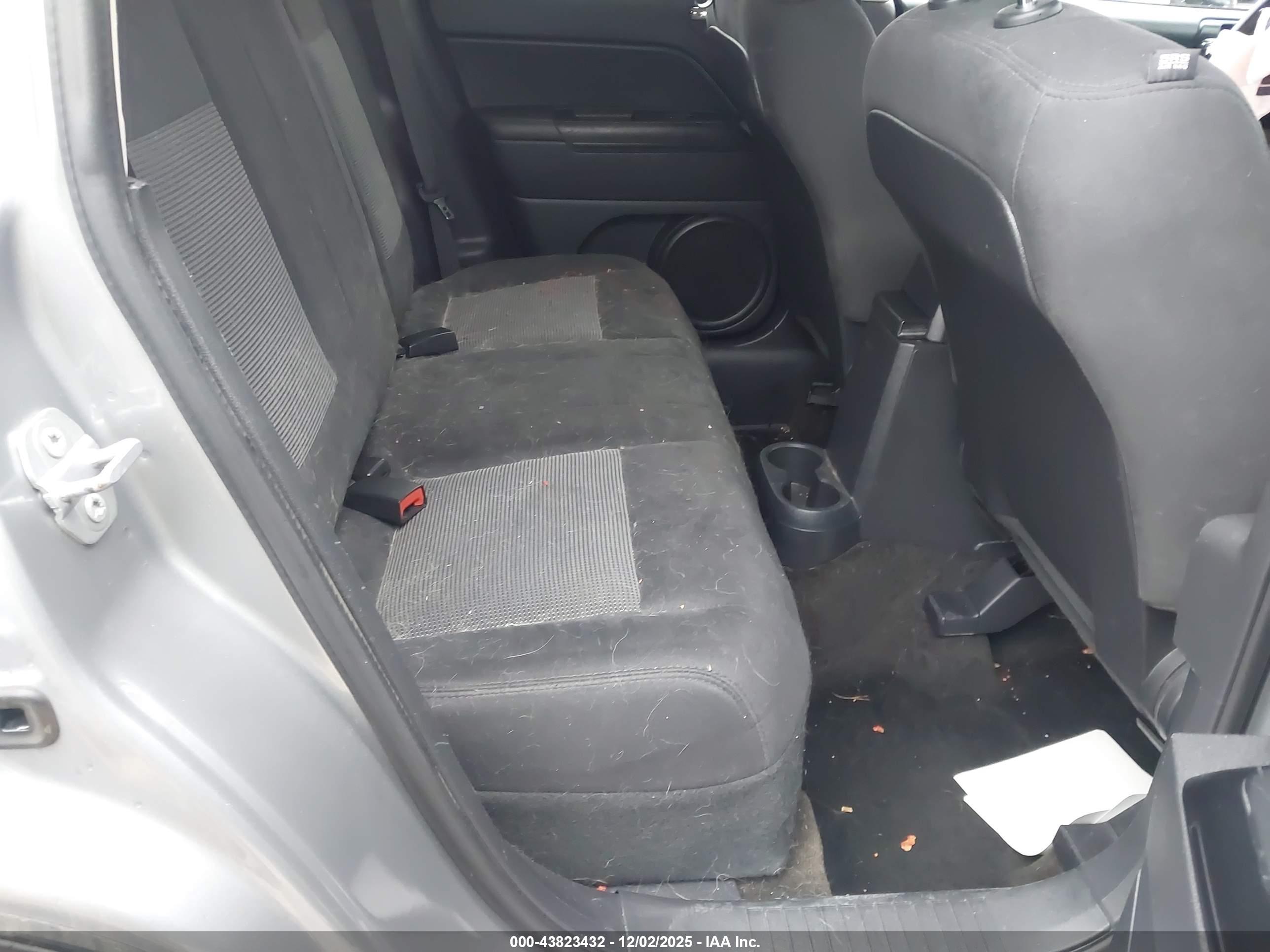 JEEP COMPASS image 8