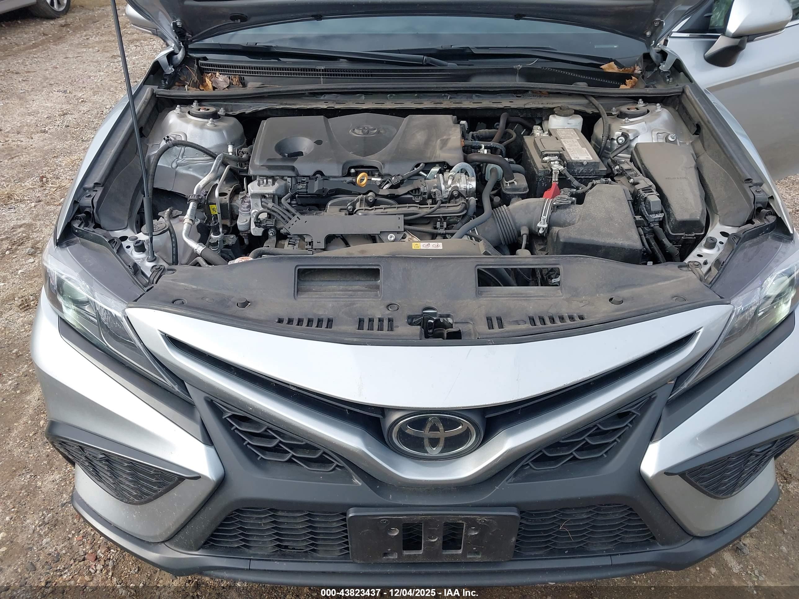 TOYOTA CAMRY image 10