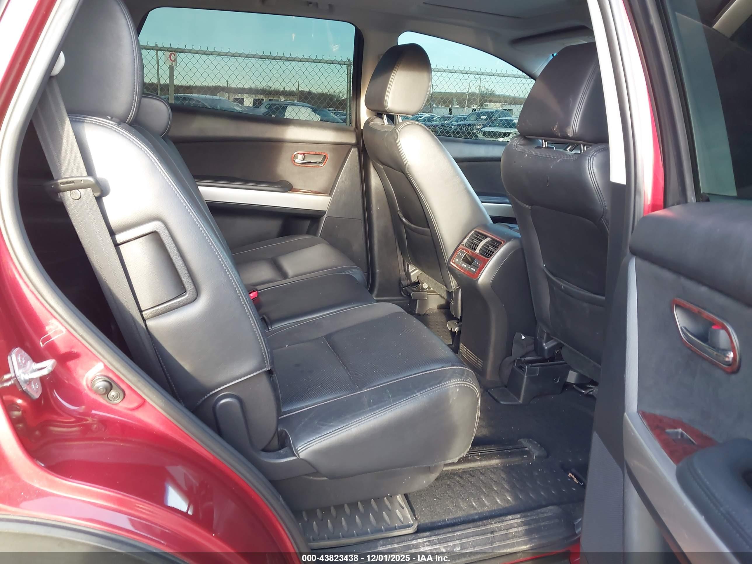 MAZDA CX-9 image 8