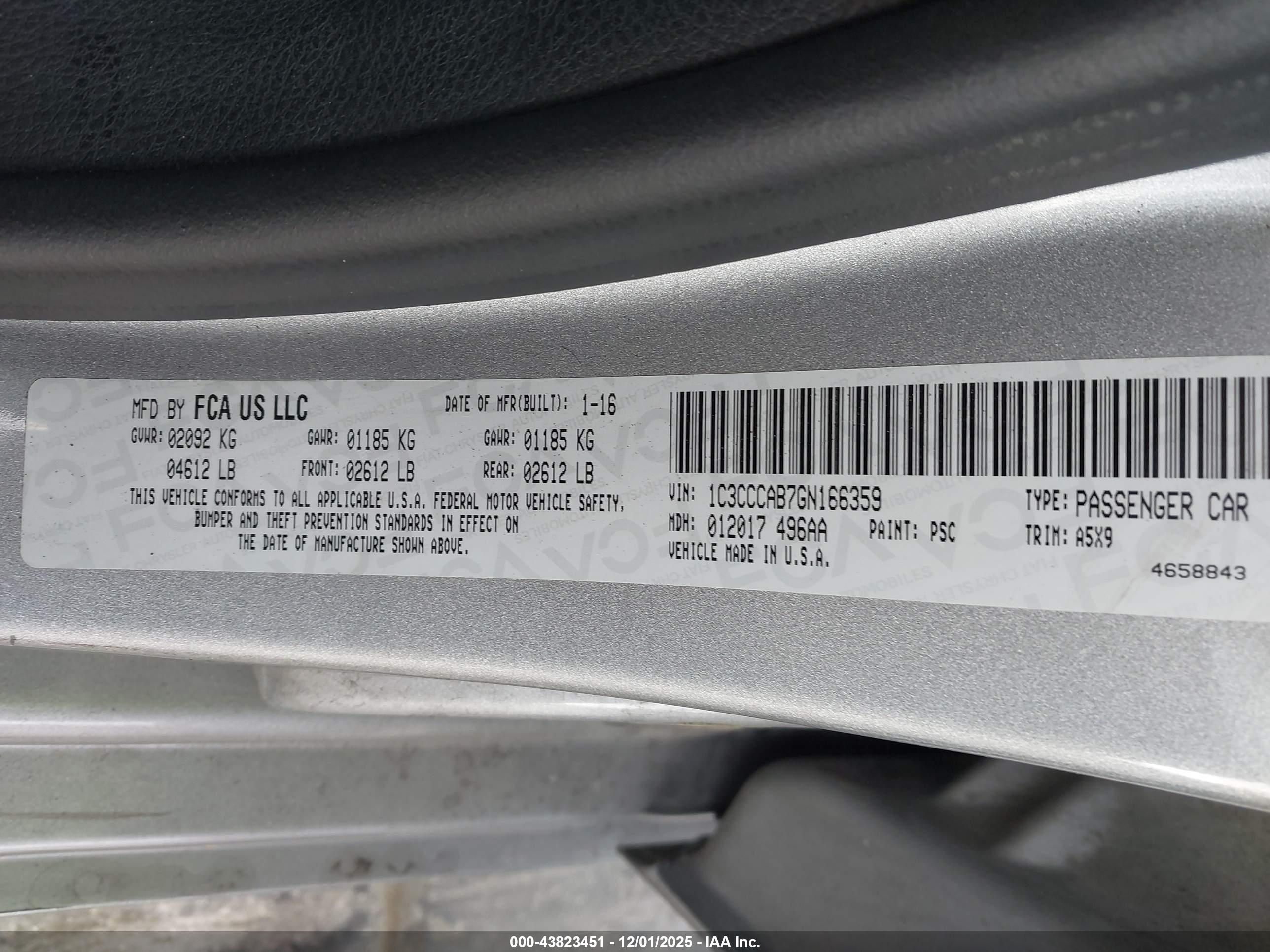 CHRYSLER 200 image 9