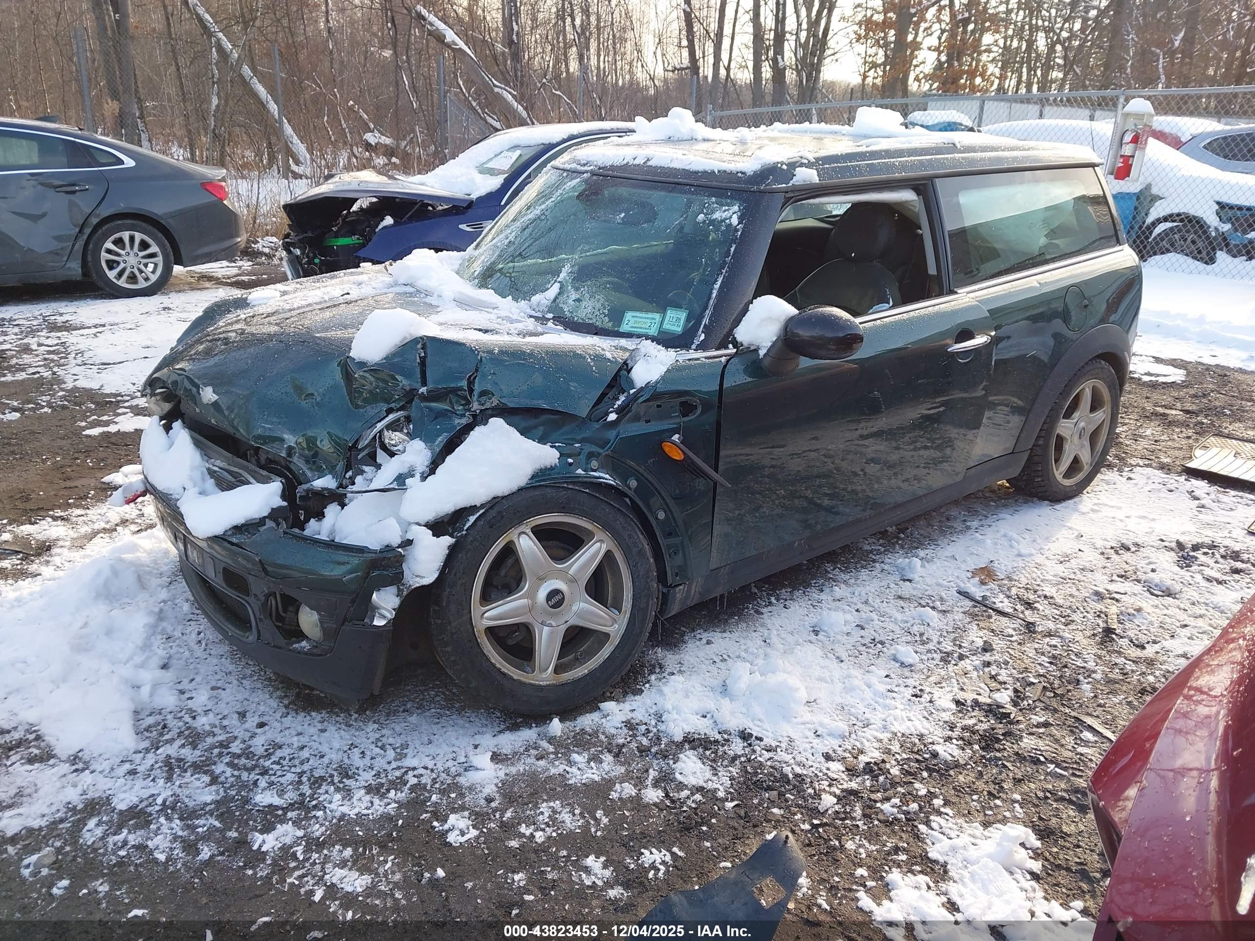 MINI COOPER image 2
