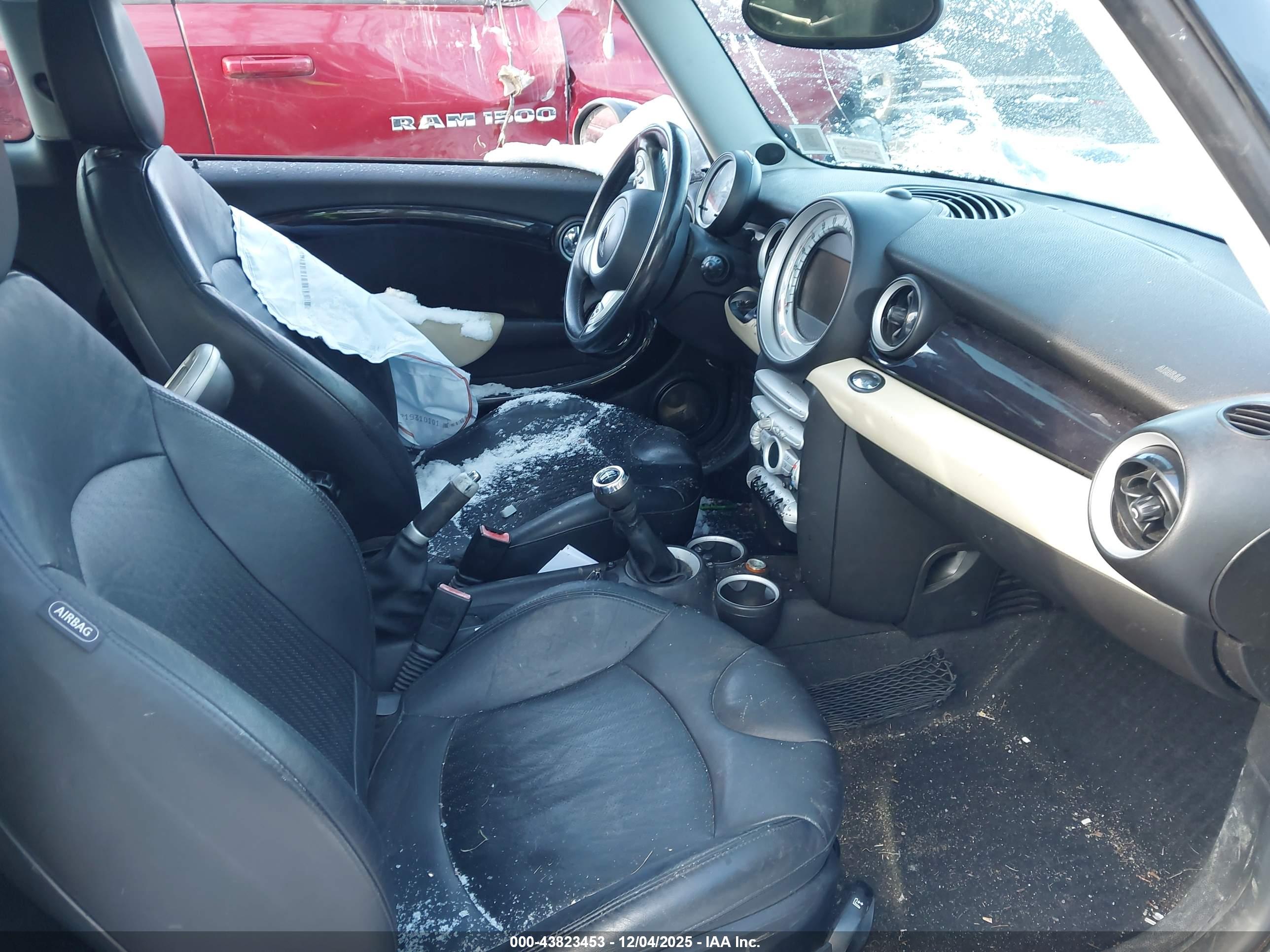 MINI COOPER image 5