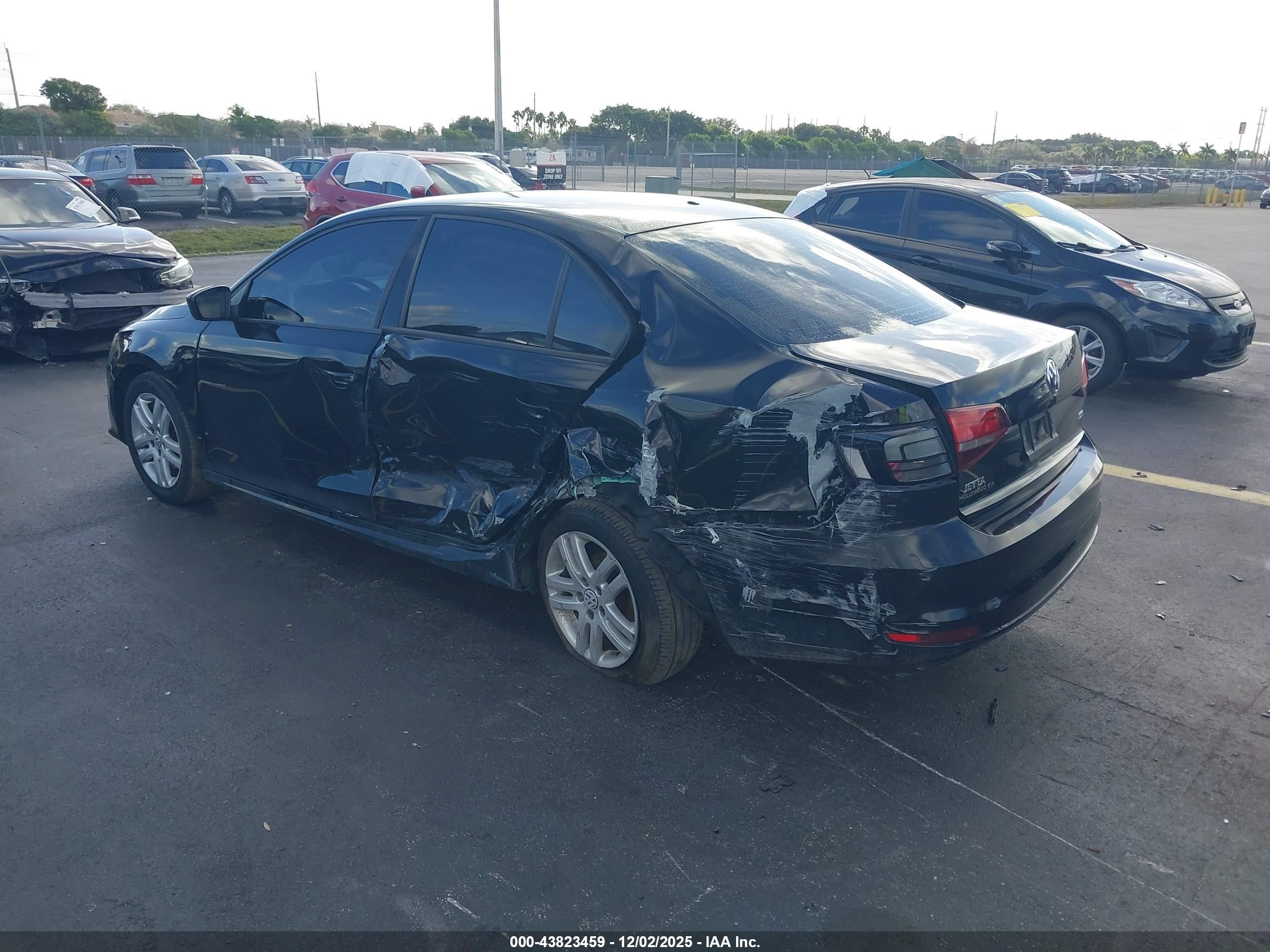 VOLKSWAGEN JETTA image 3