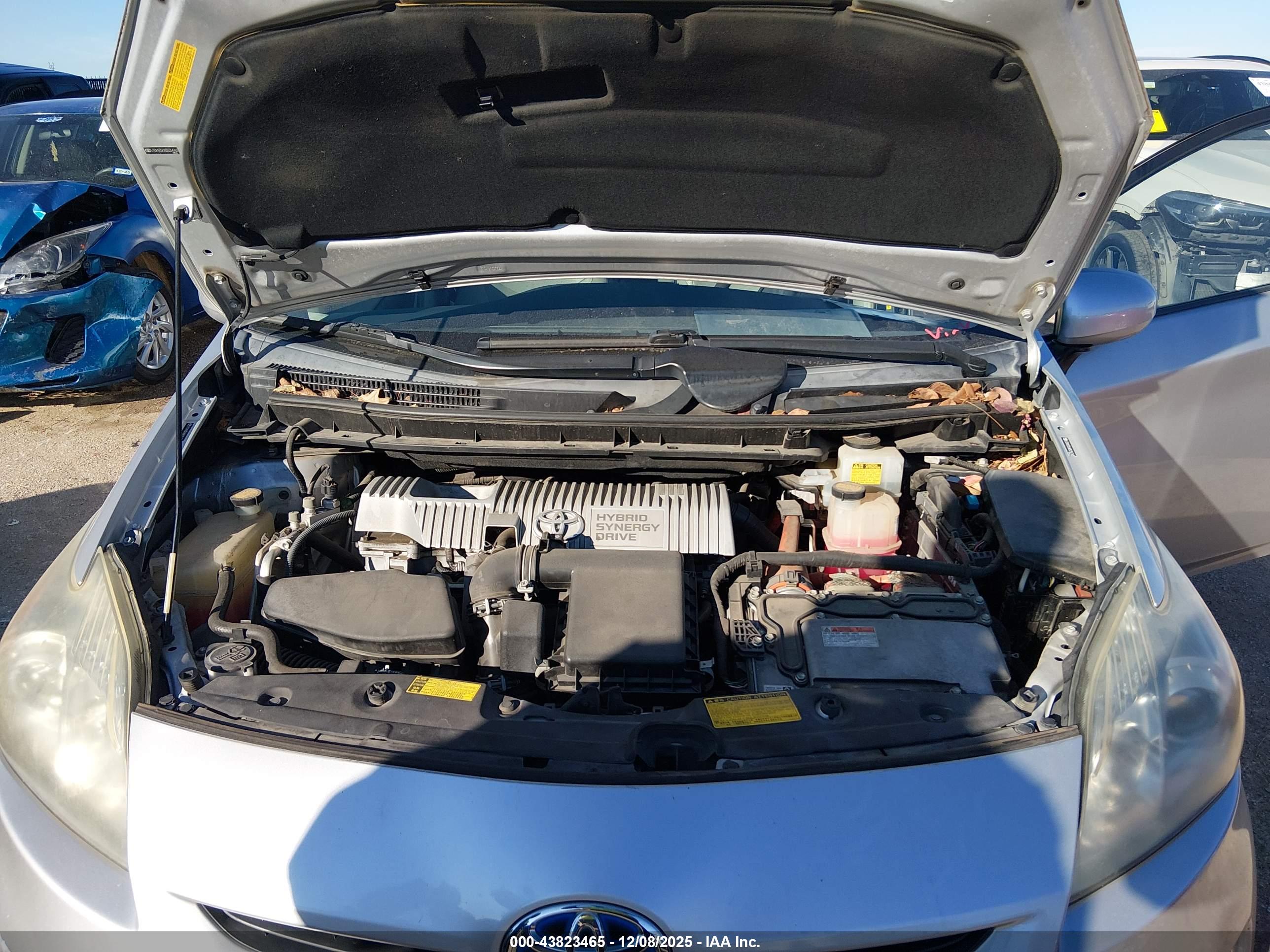TOYOTA PRIUS image 10