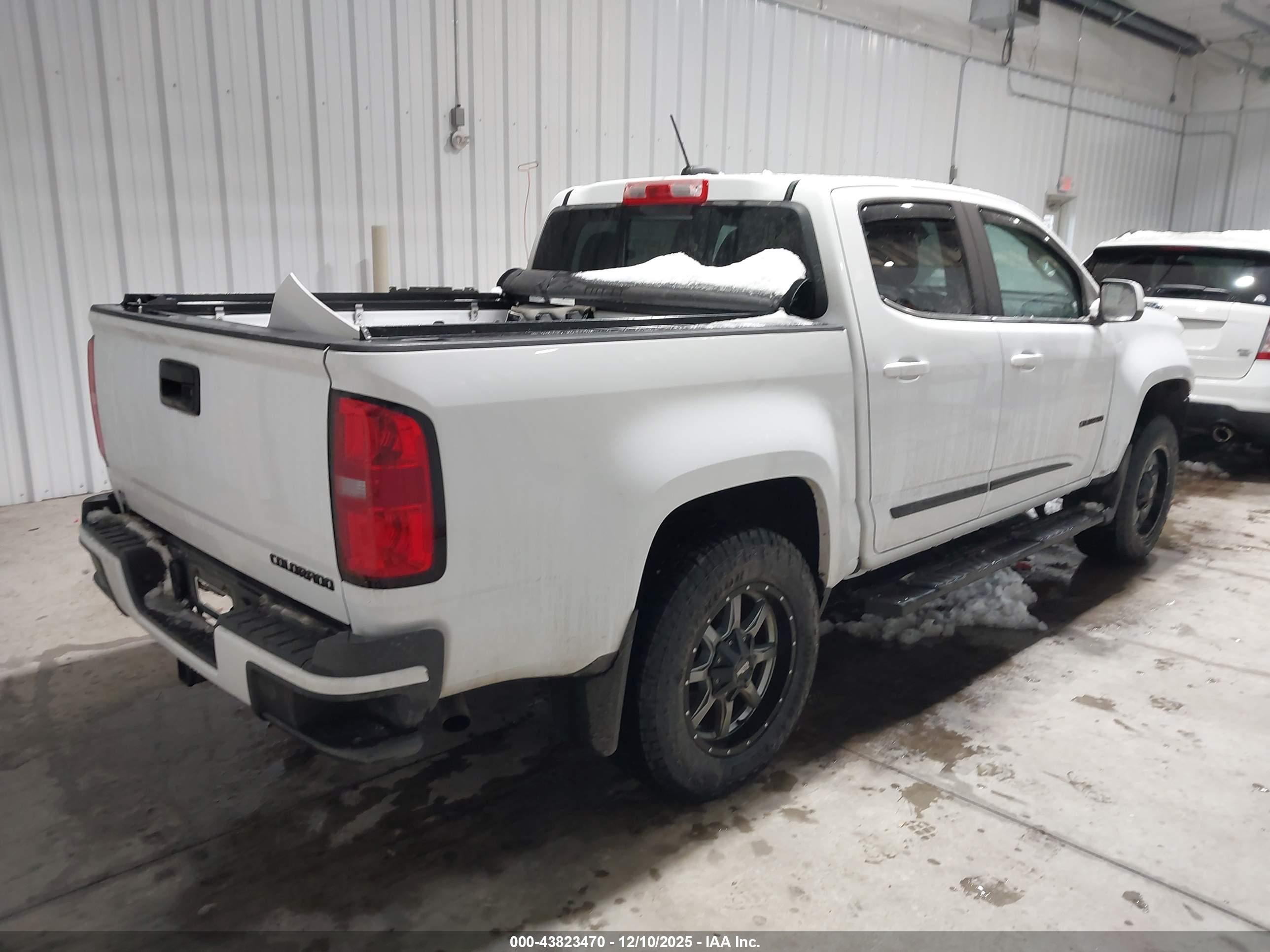 CHEVROLET COLORADO image 4