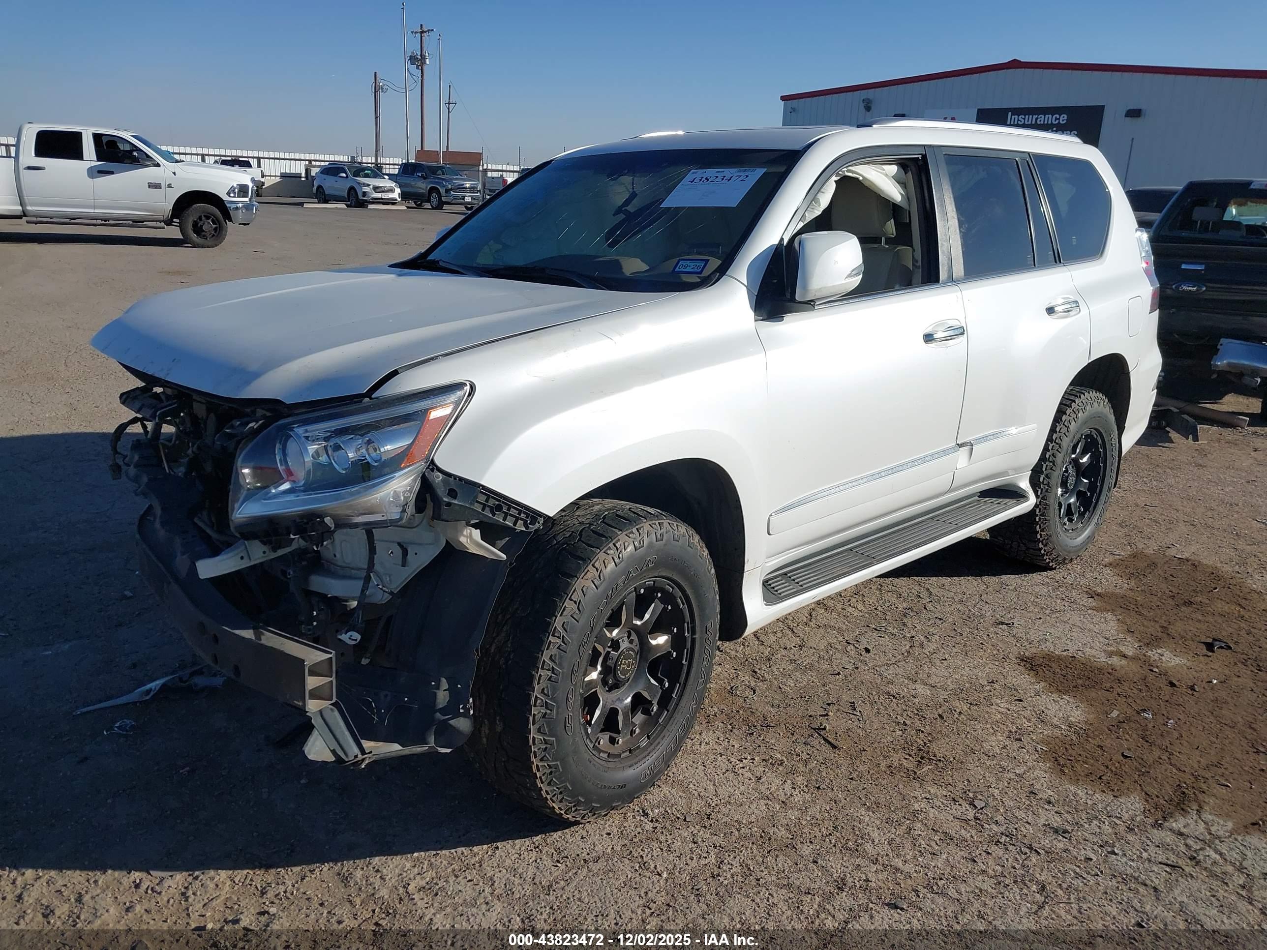 LEXUS GX image 2