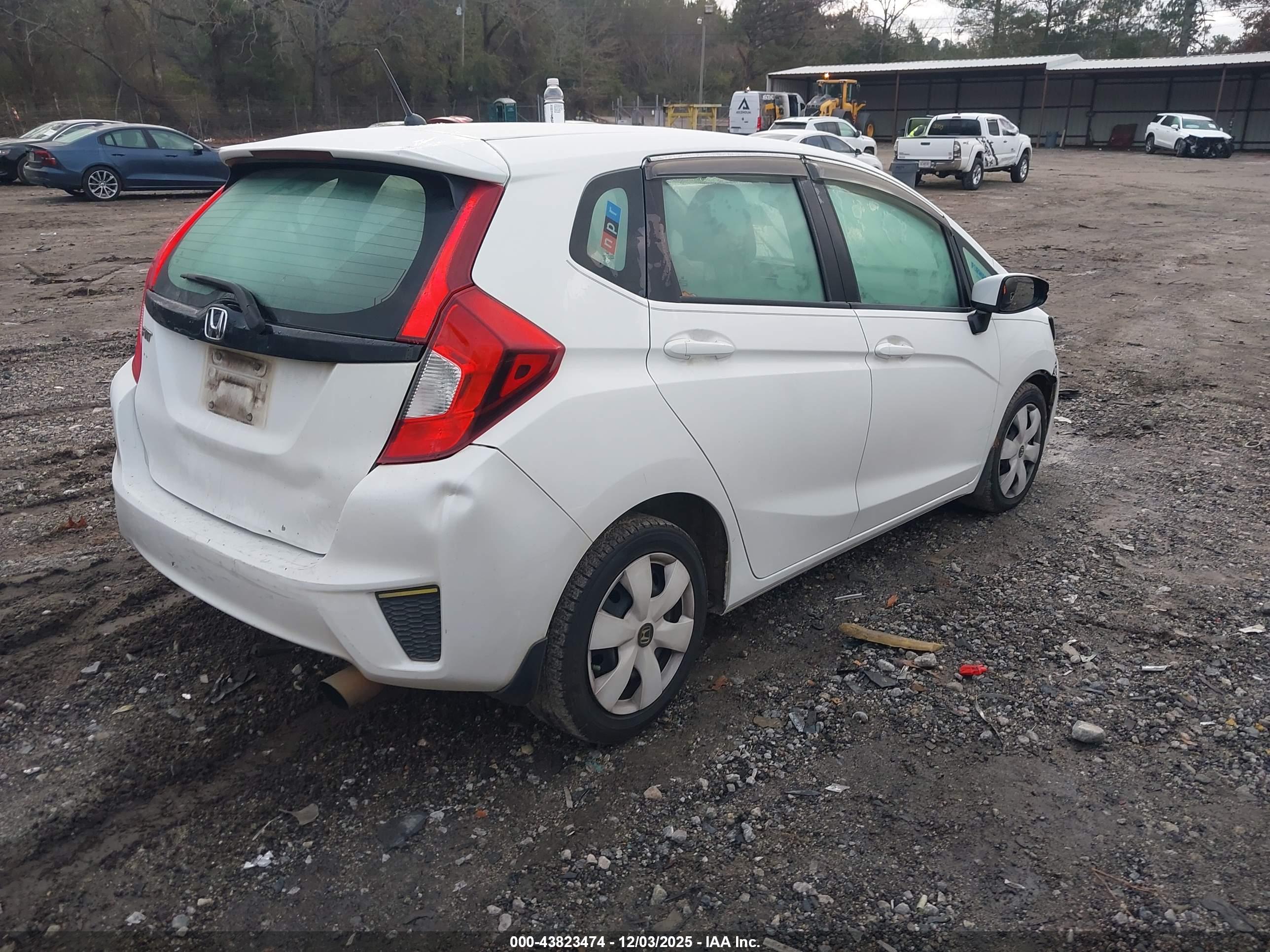 HONDA FIT image 4