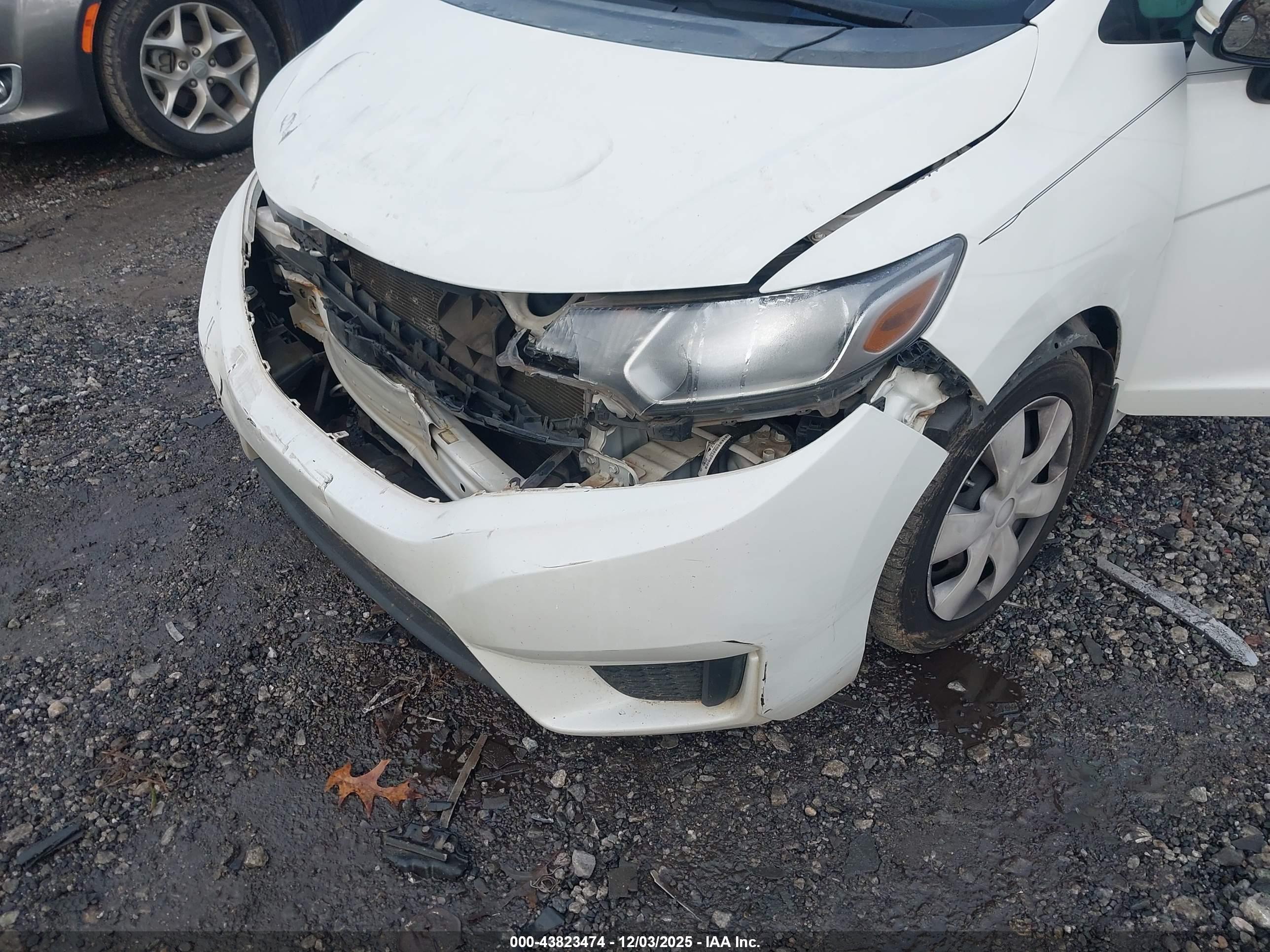 HONDA FIT image 6