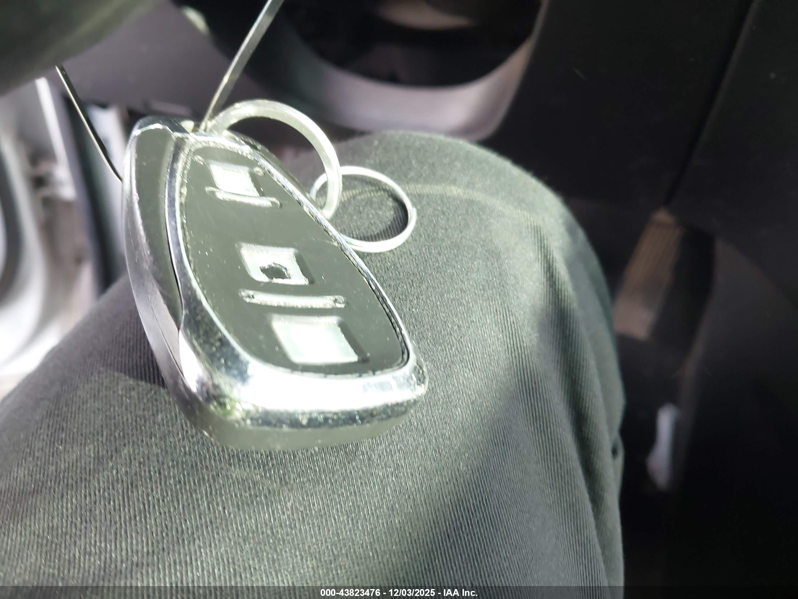CHEVROLET EQUINOX image 11