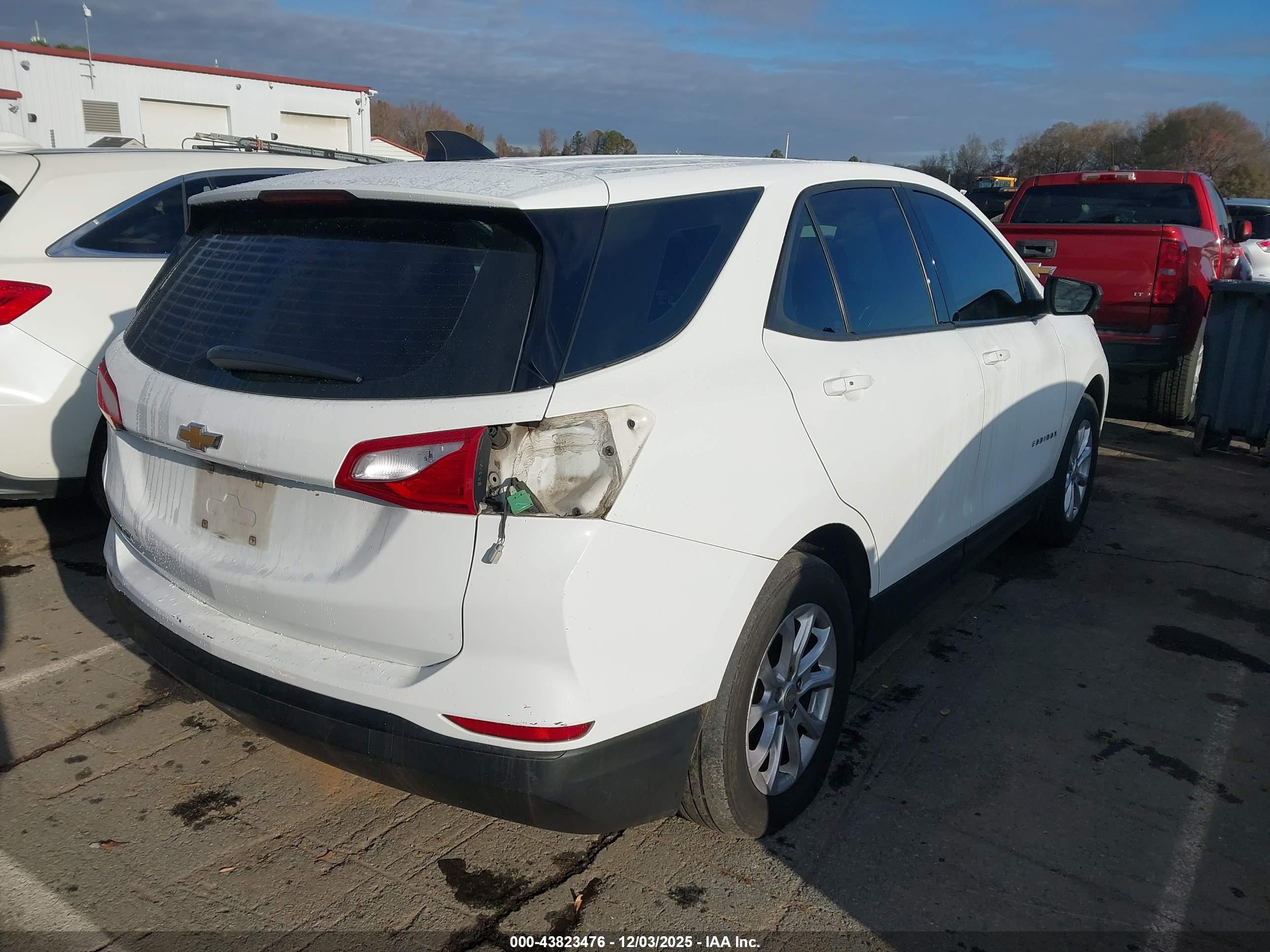 CHEVROLET EQUINOX image 4