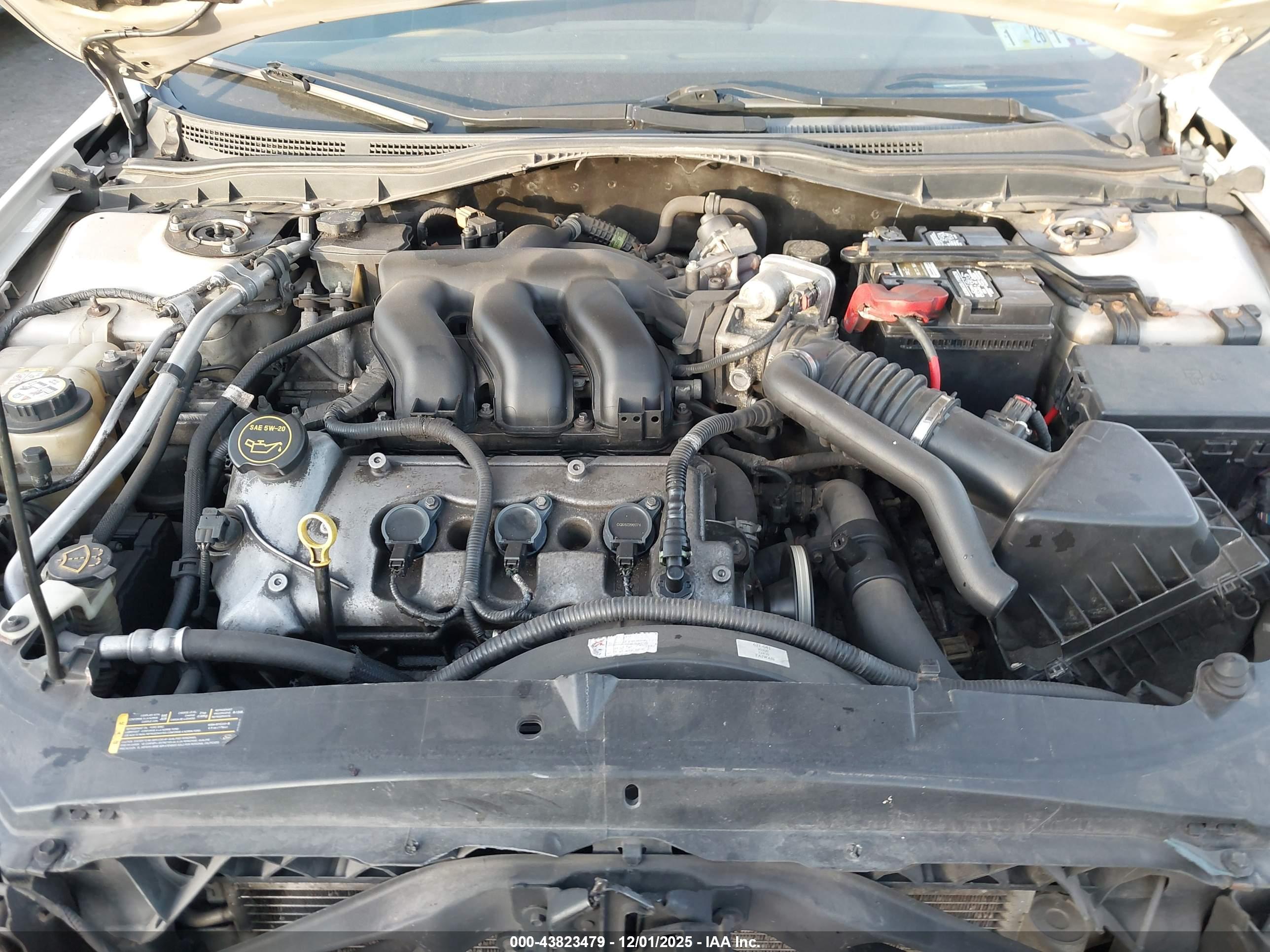 FORD FUSION image 10