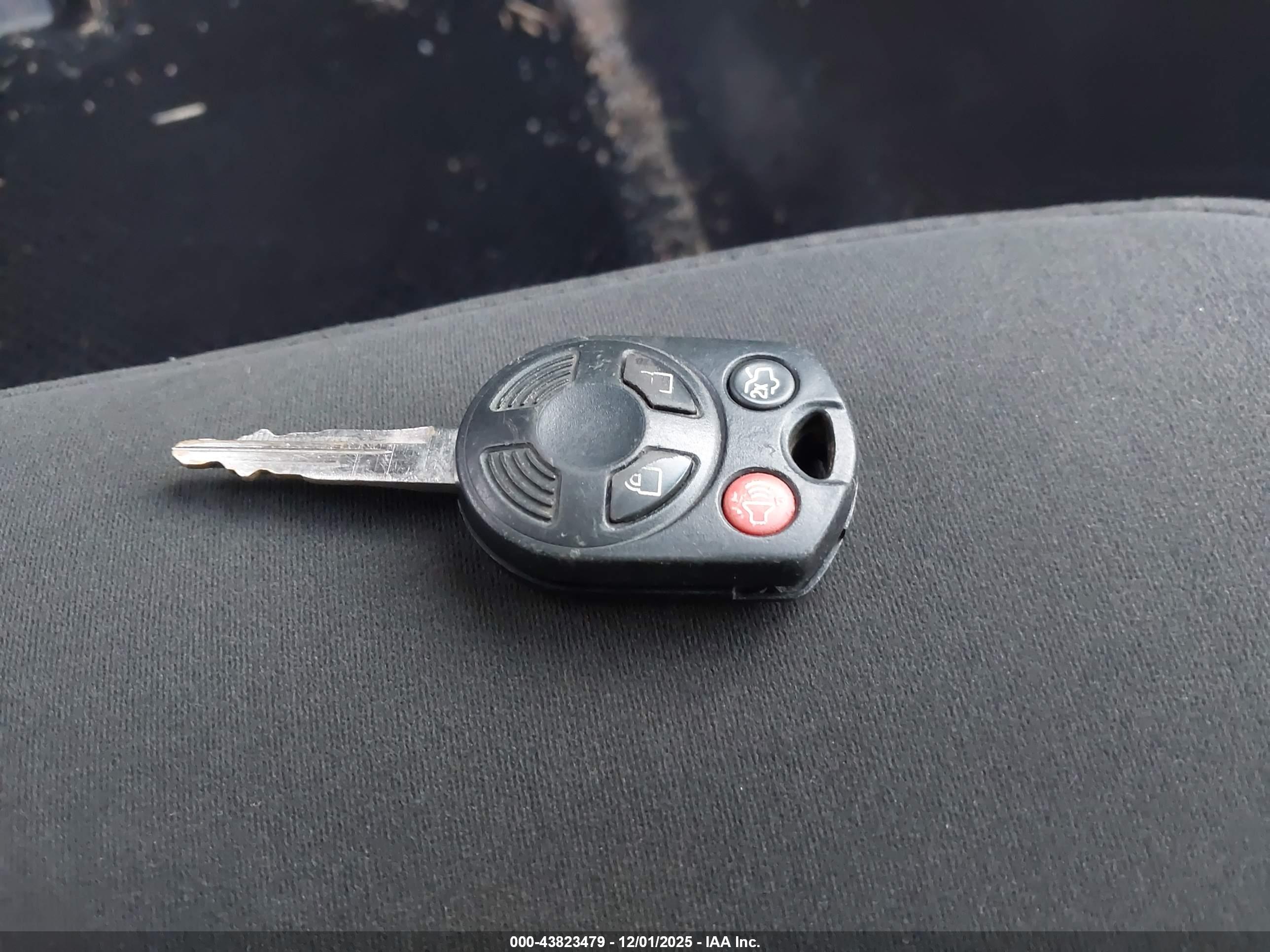 FORD FUSION image 11