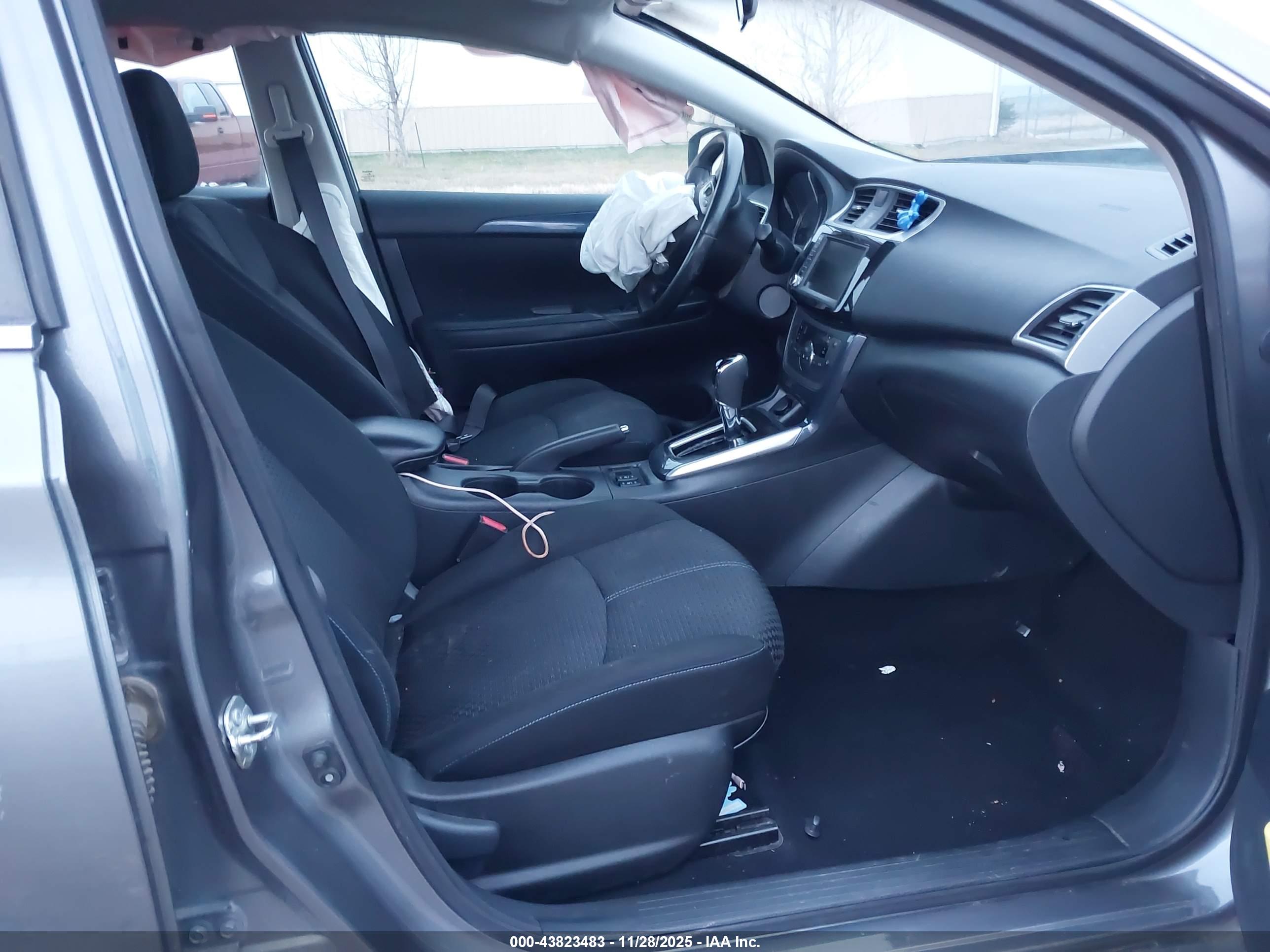 NISSAN SENTRA image 5