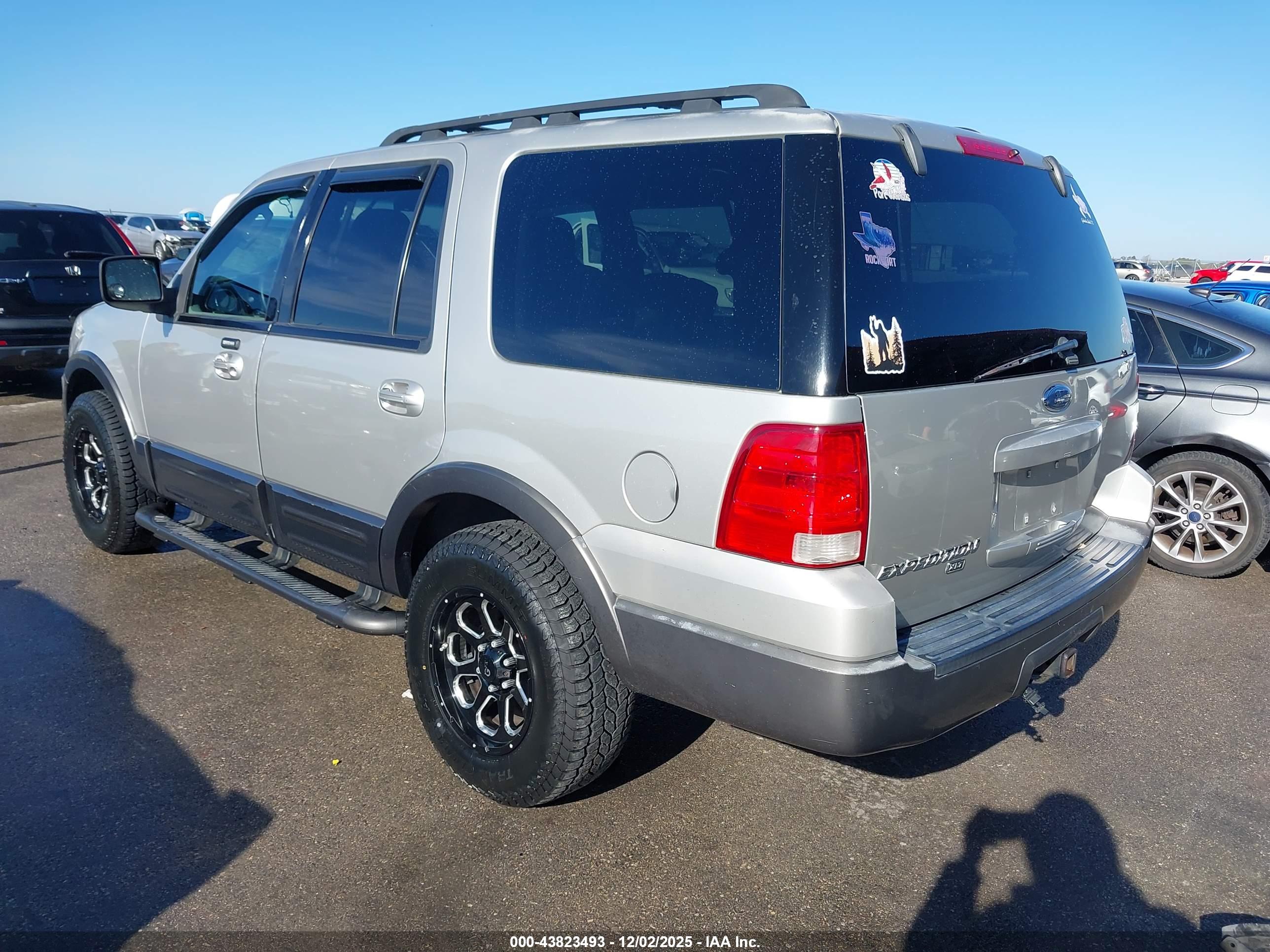 FORD EXPEDITION image 3