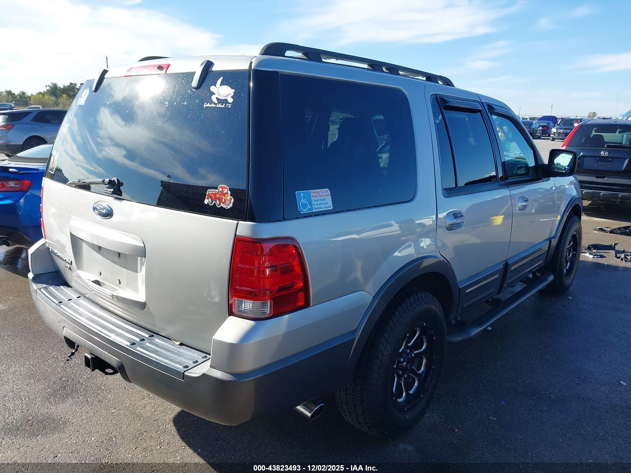 FORD EXPEDITION image 4