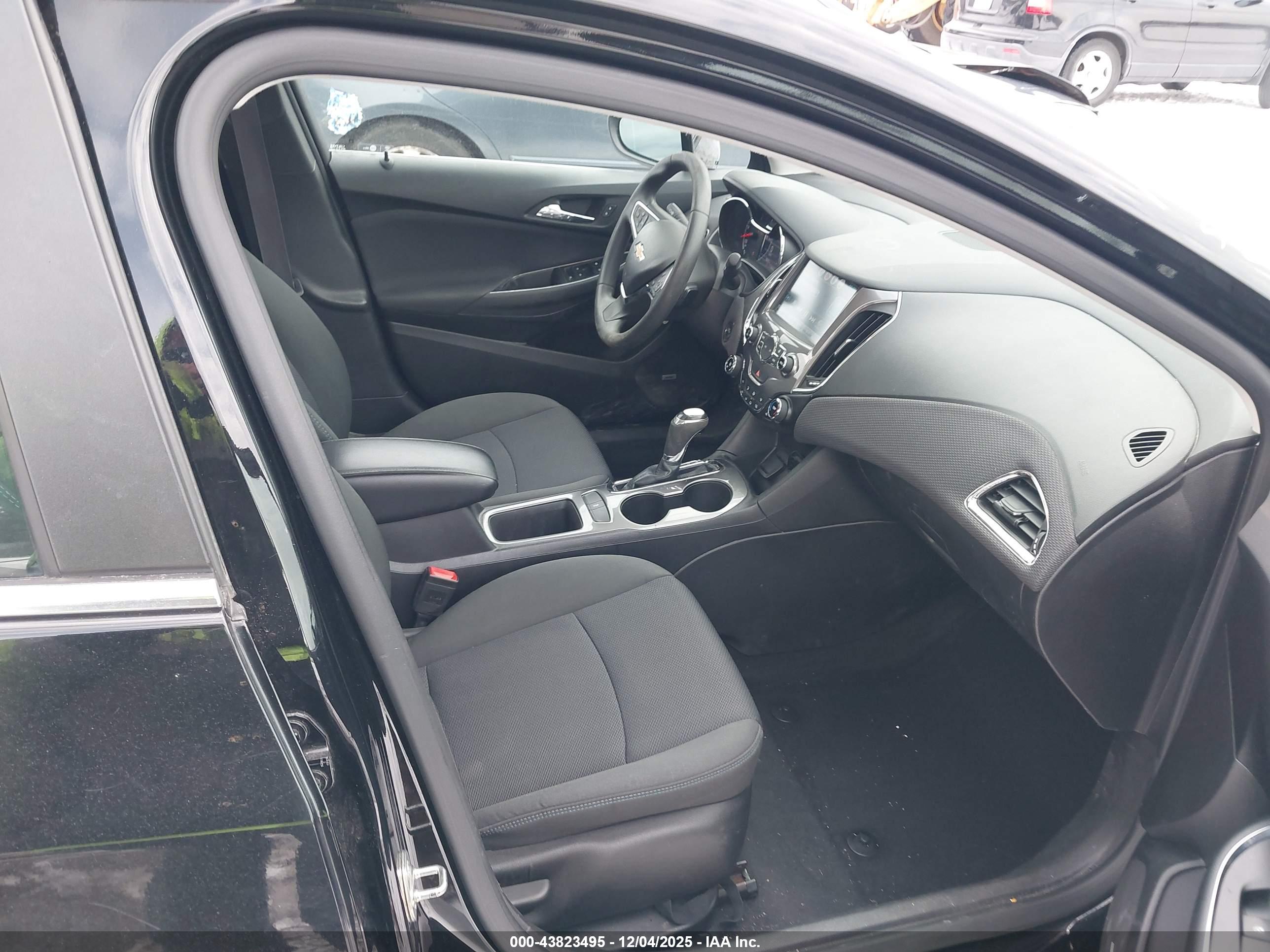 CHEVROLET CRUZE image 5