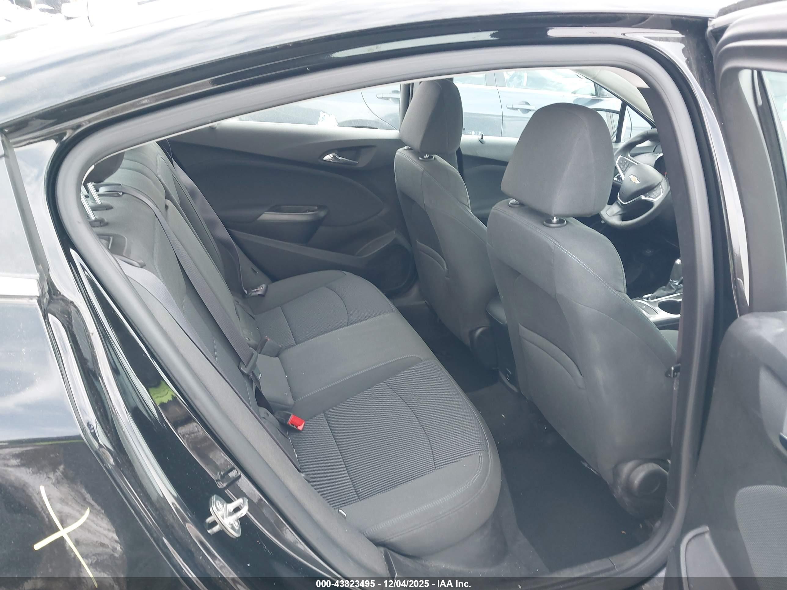 CHEVROLET CRUZE image 8