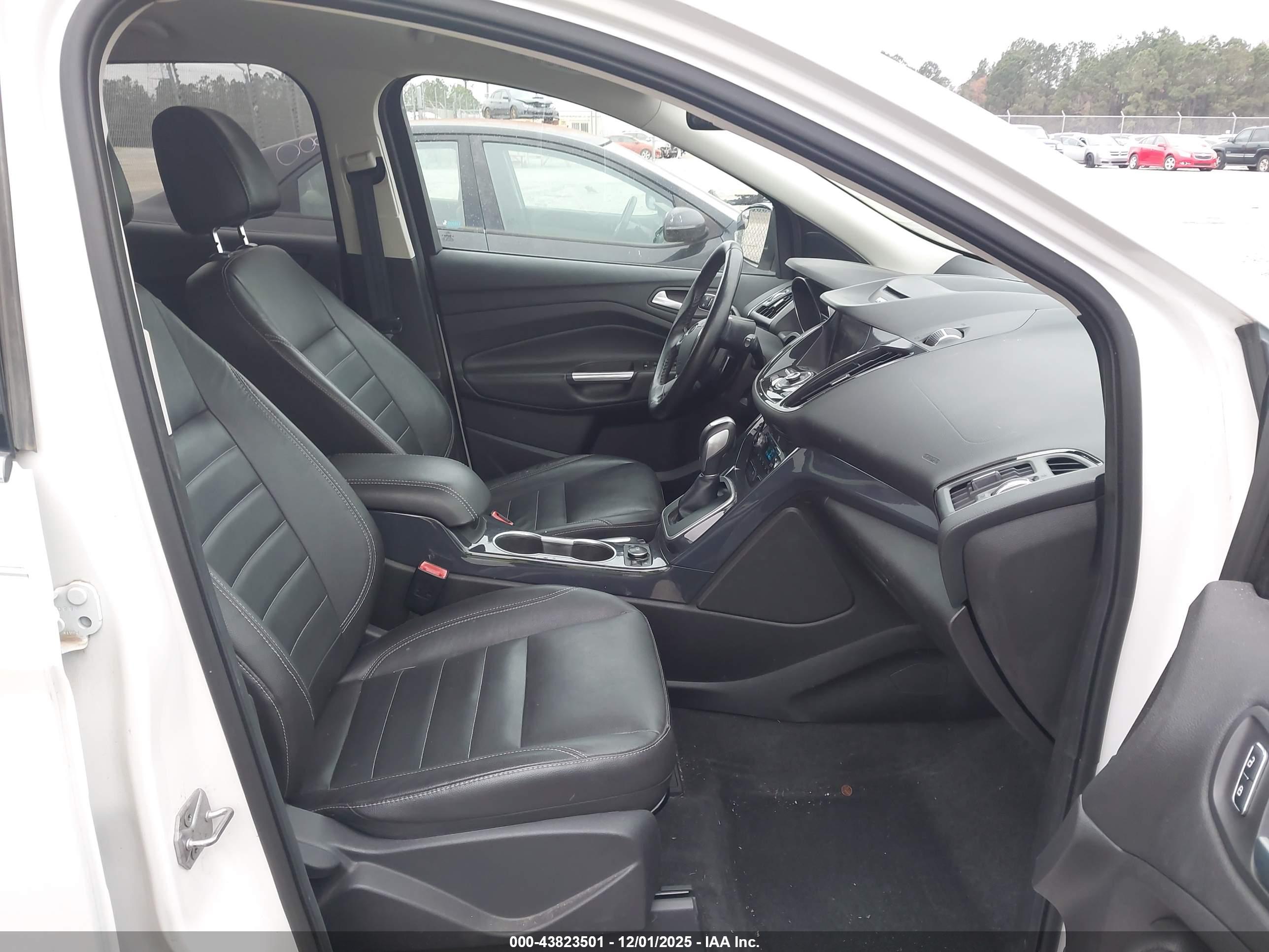 FORD ESCAPE image 5