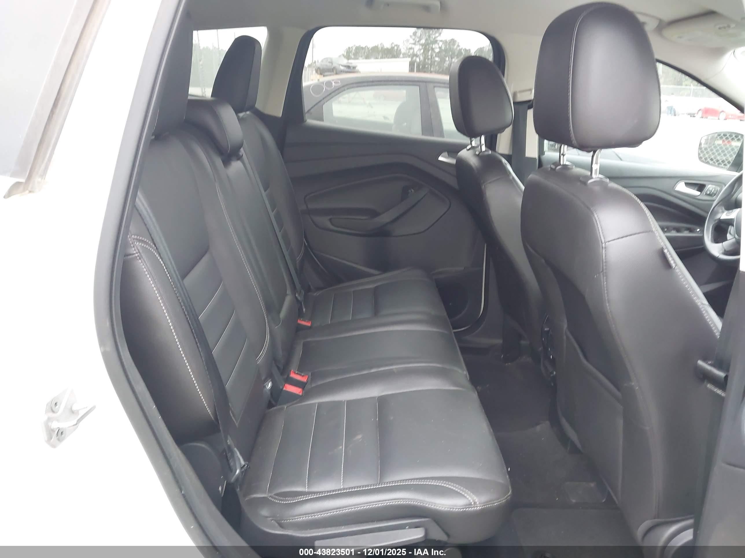 FORD ESCAPE image 8