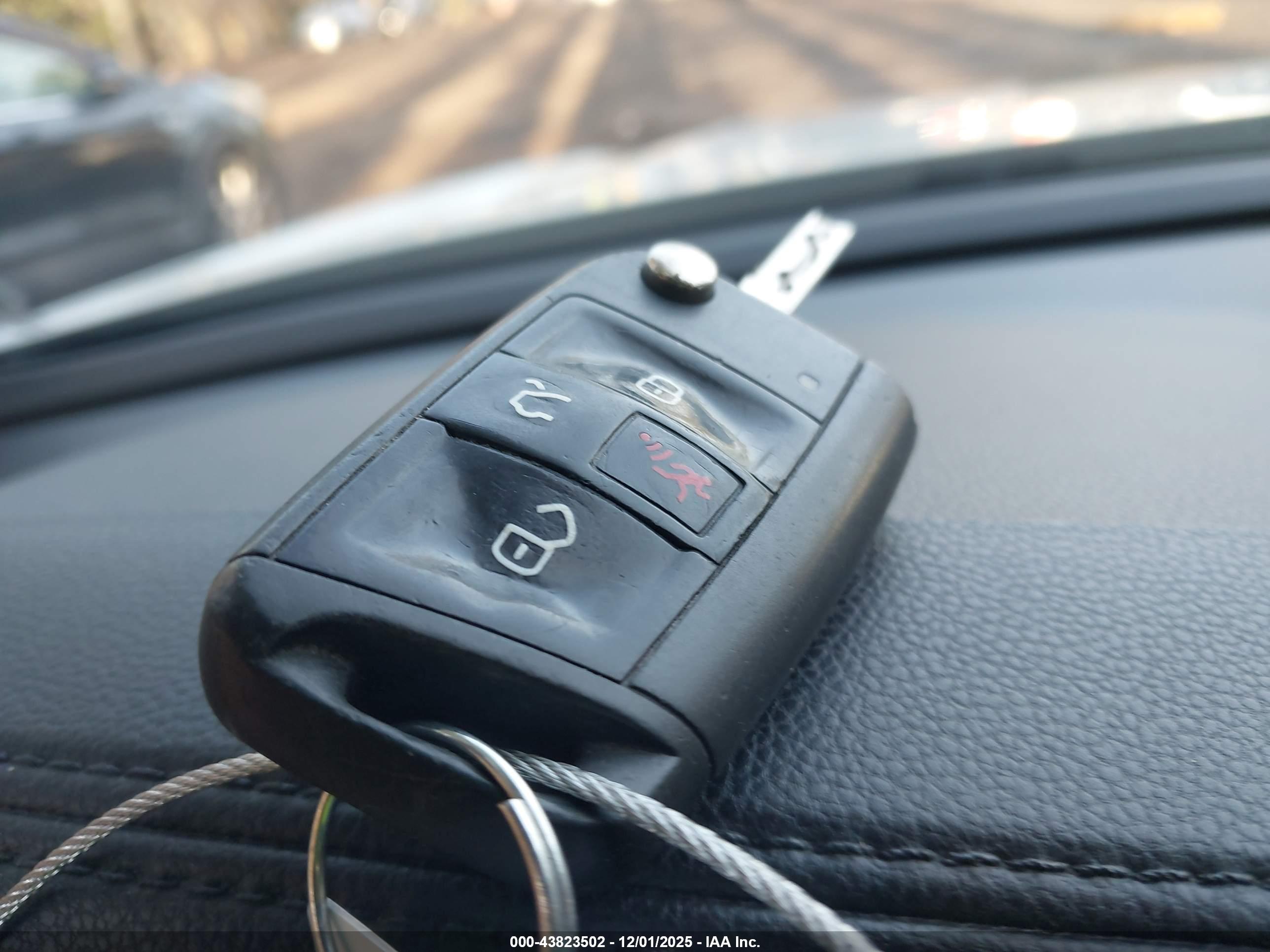 VOLKSWAGEN ATLAS image 11