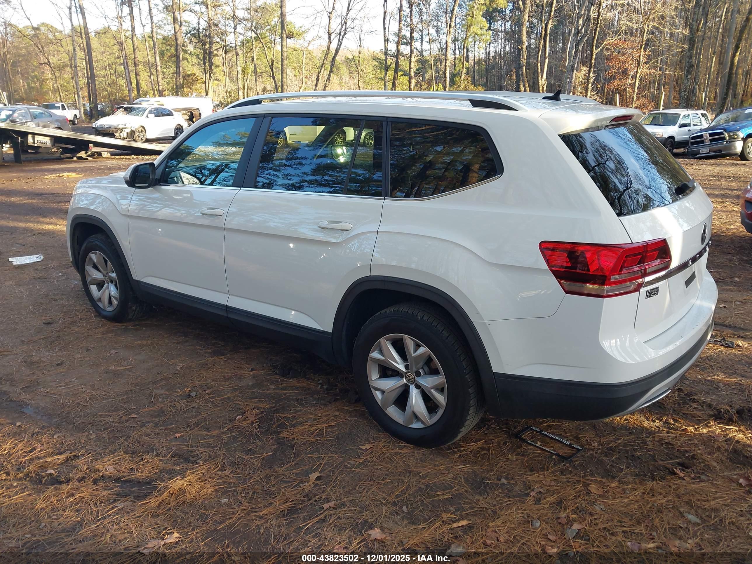VOLKSWAGEN ATLAS image 3