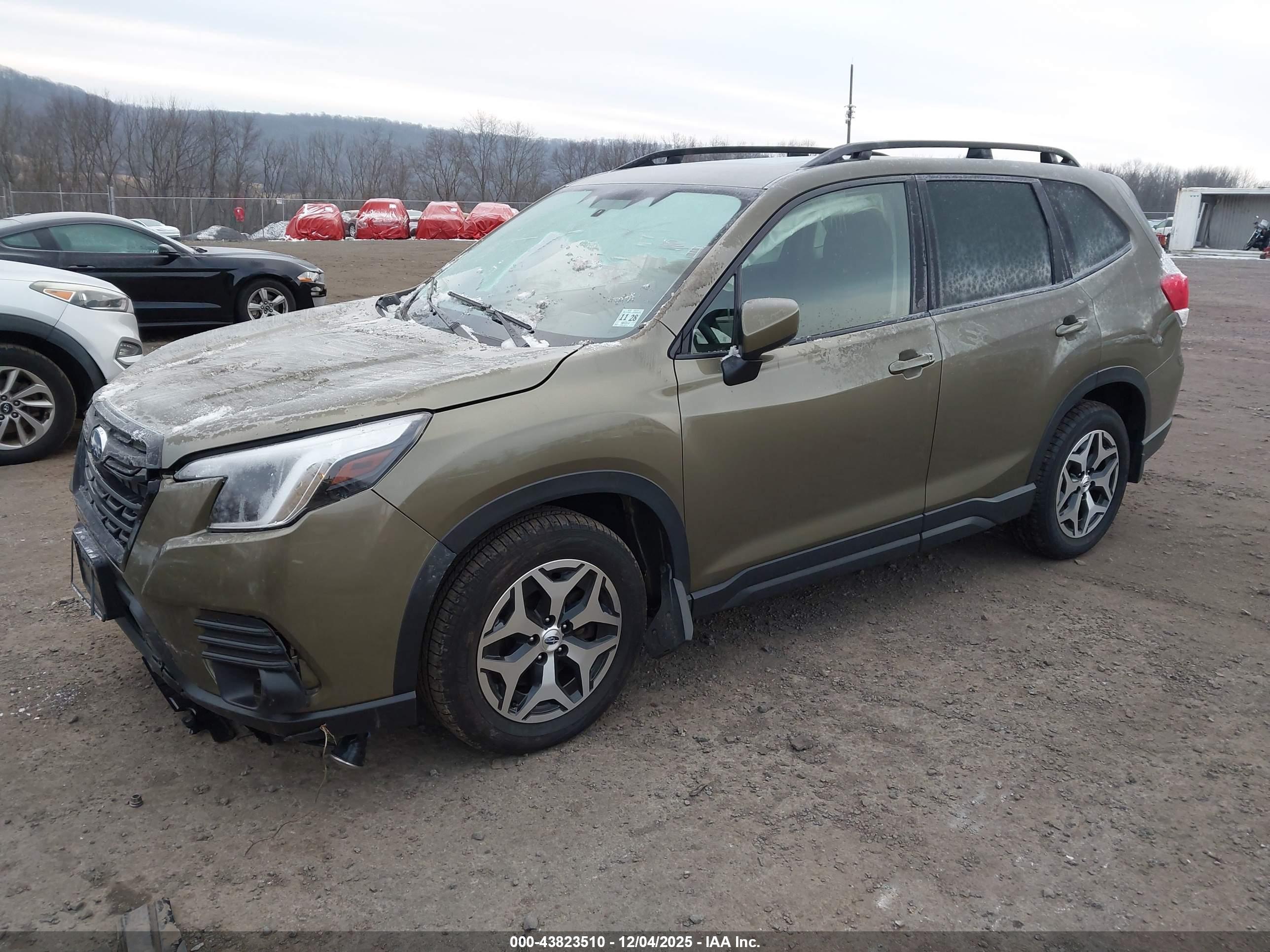 SUBARU FORESTER image 2