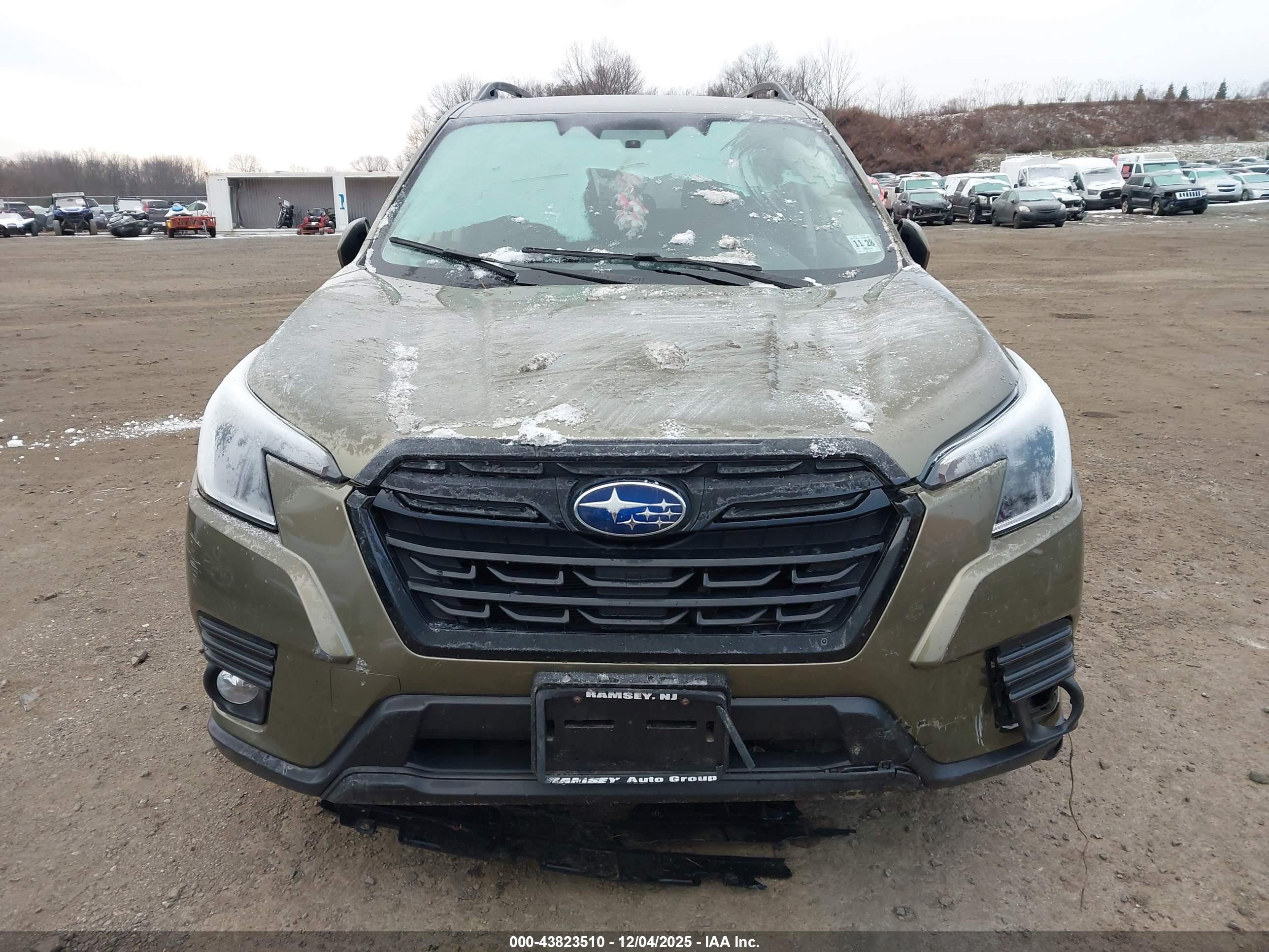 SUBARU FORESTER image 6
