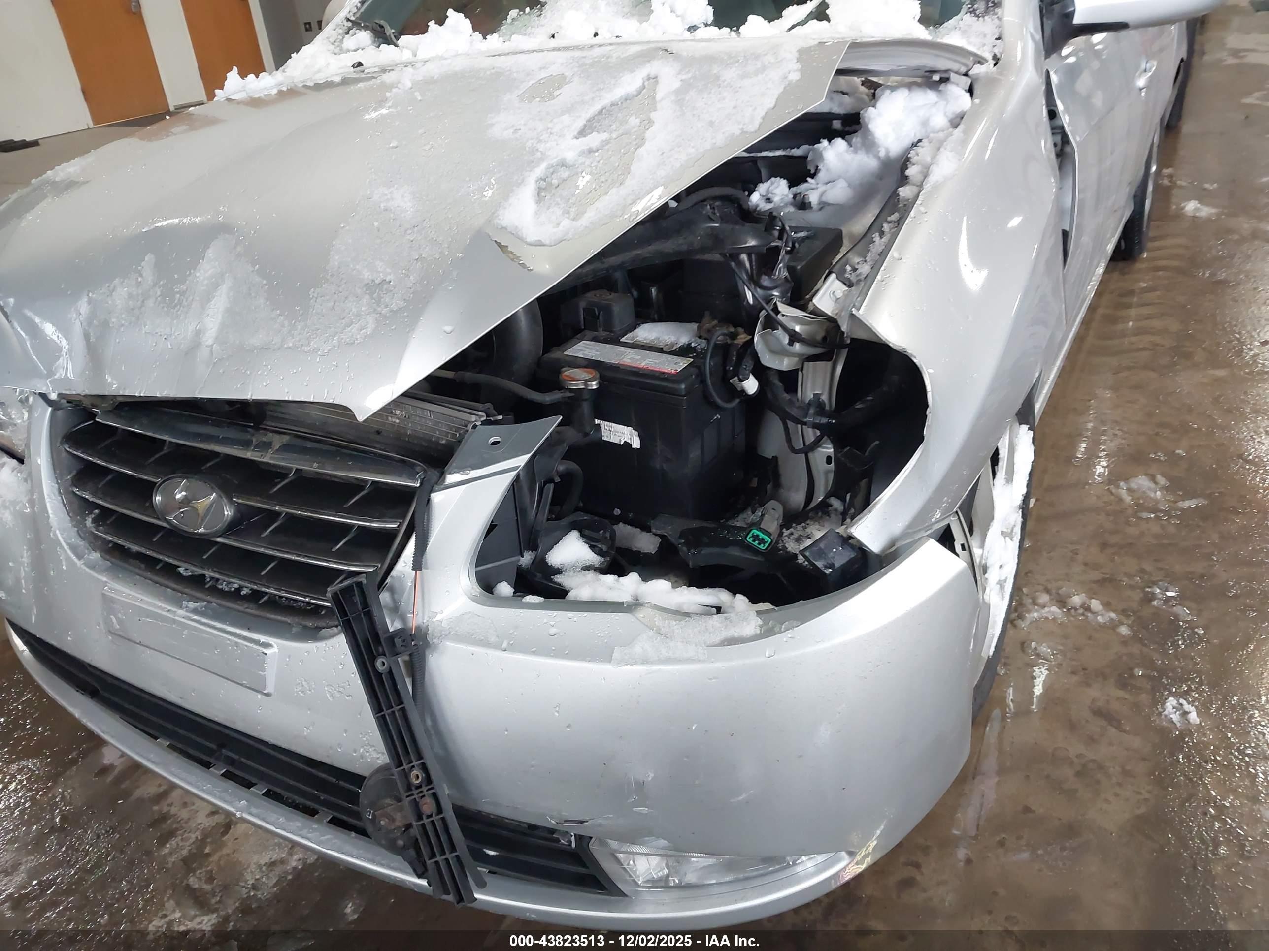 HYUNDAI ELANTRA image 6