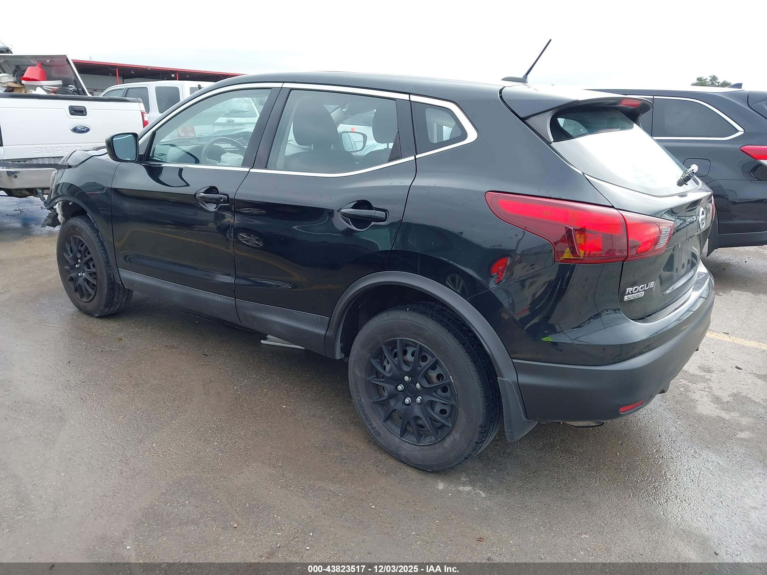 NISSAN ROGUE image 3