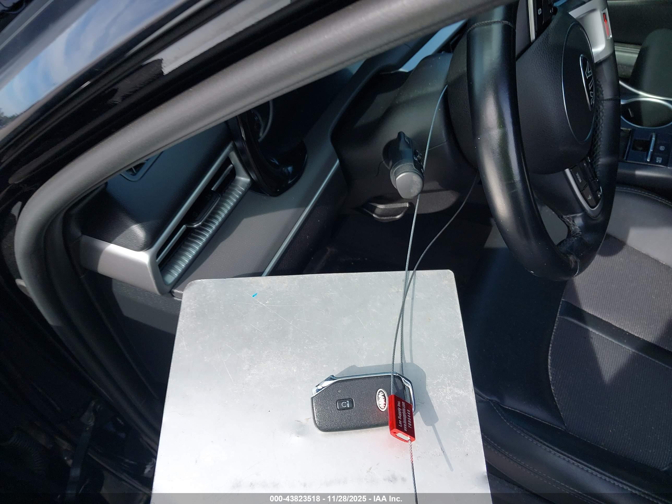 KIA K5 image 11