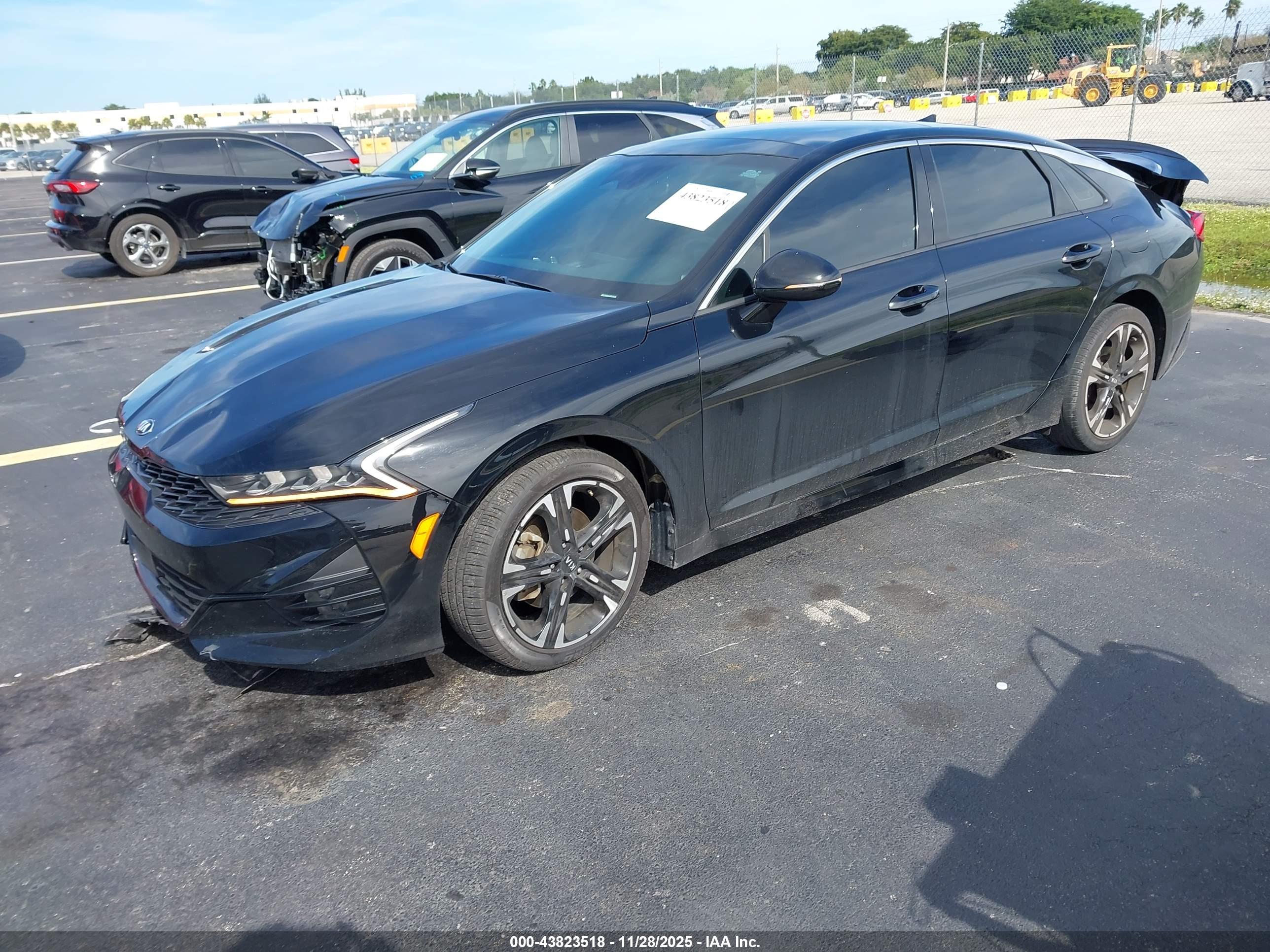 KIA K5 image 2