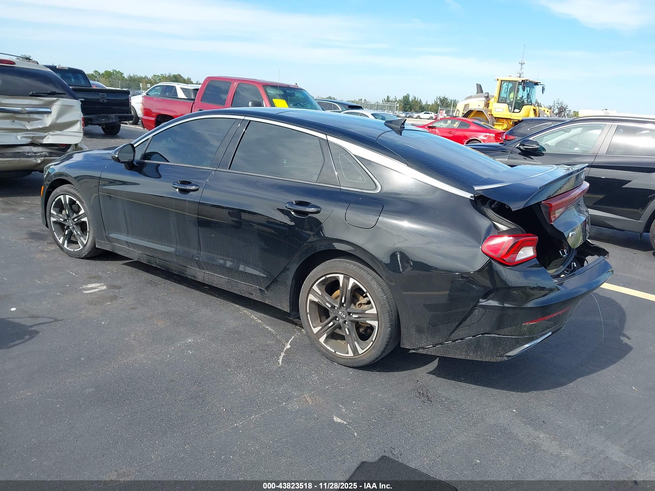 KIA K5 image 3