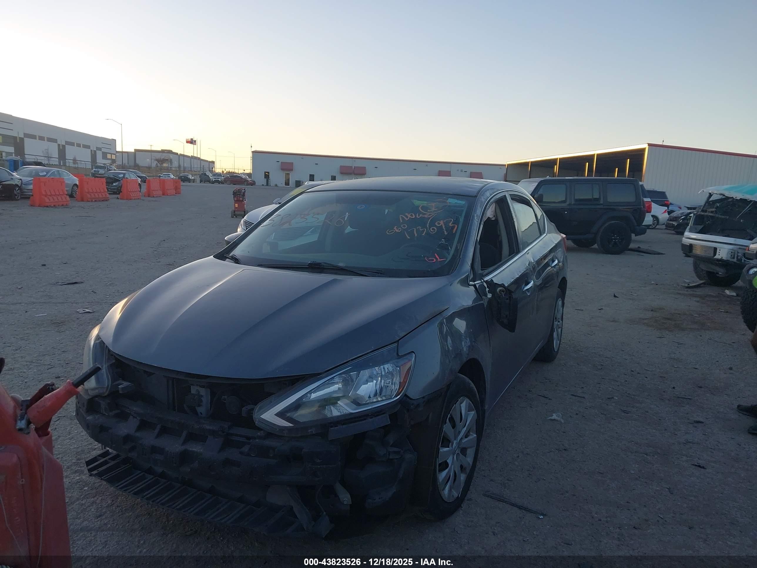 NISSAN SENTRA image 2