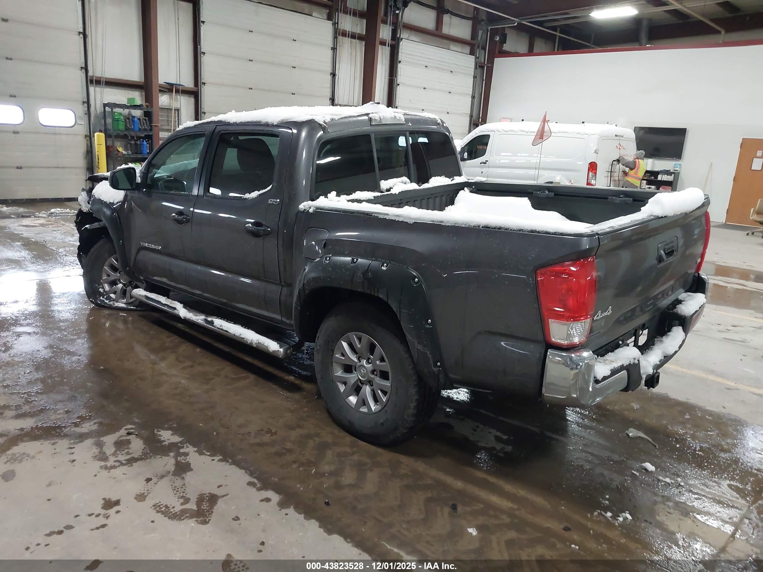 TOYOTA TACOMA image 3
