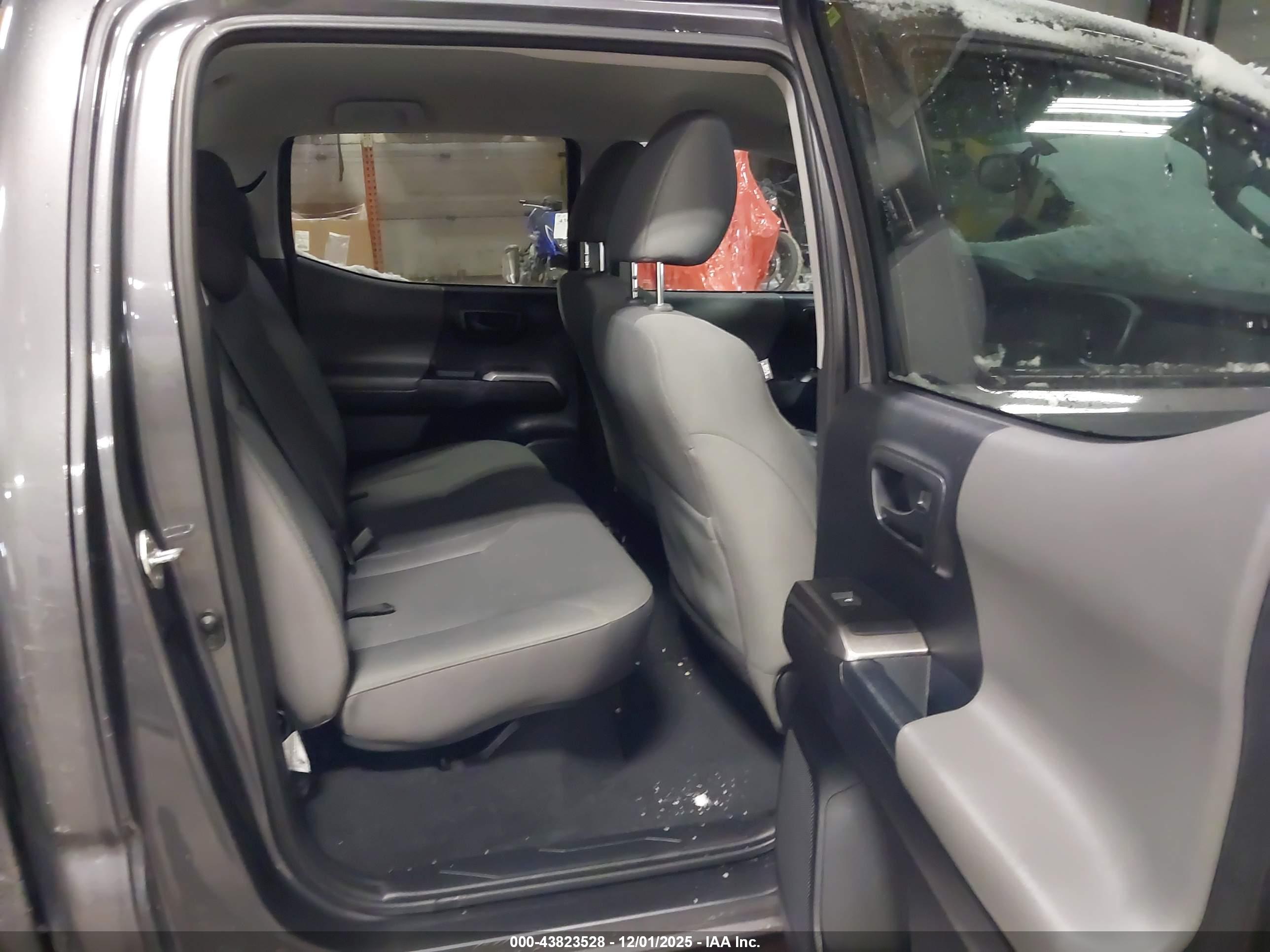 TOYOTA TACOMA image 8