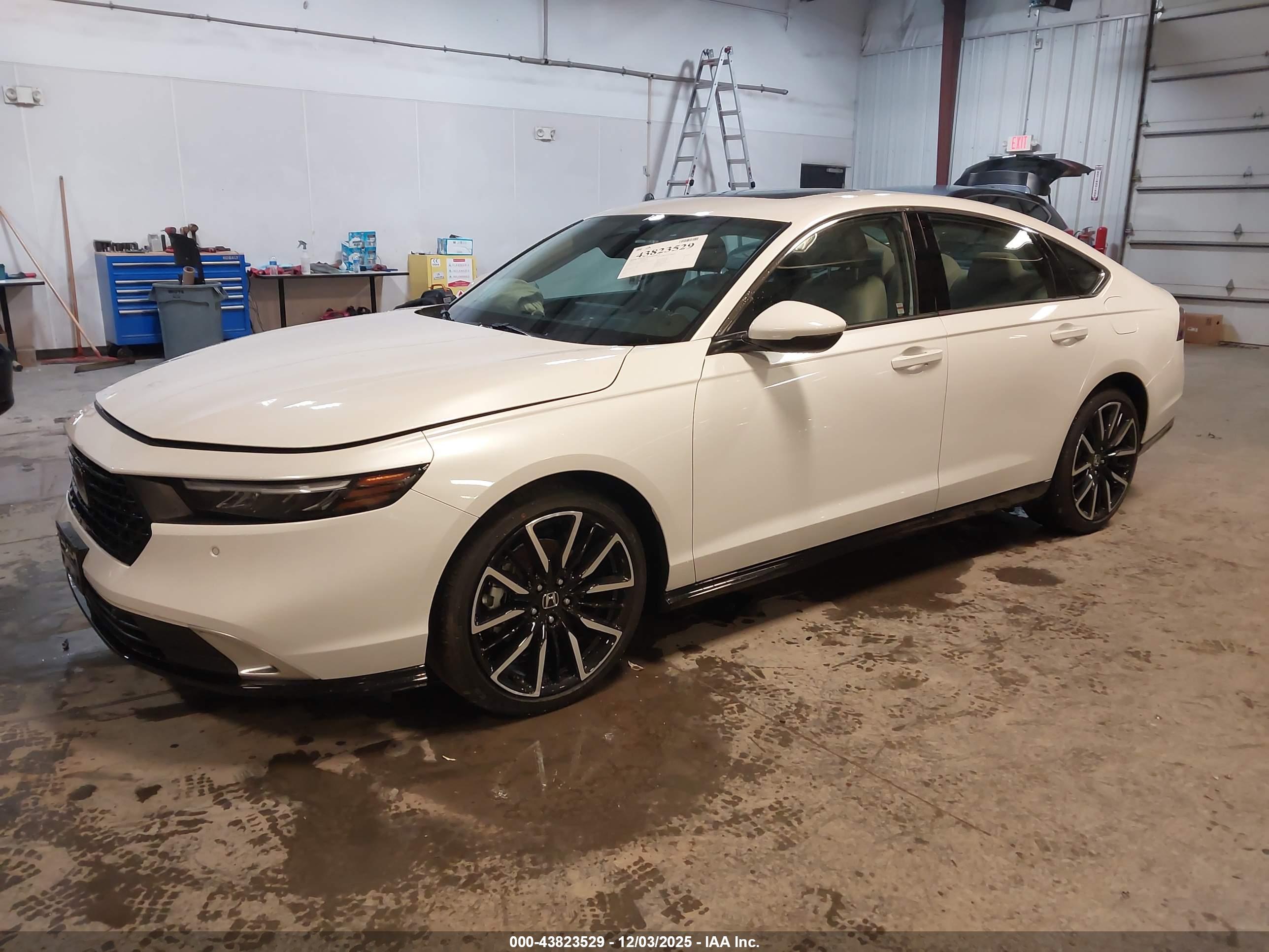 HONDA ACCORD image 2