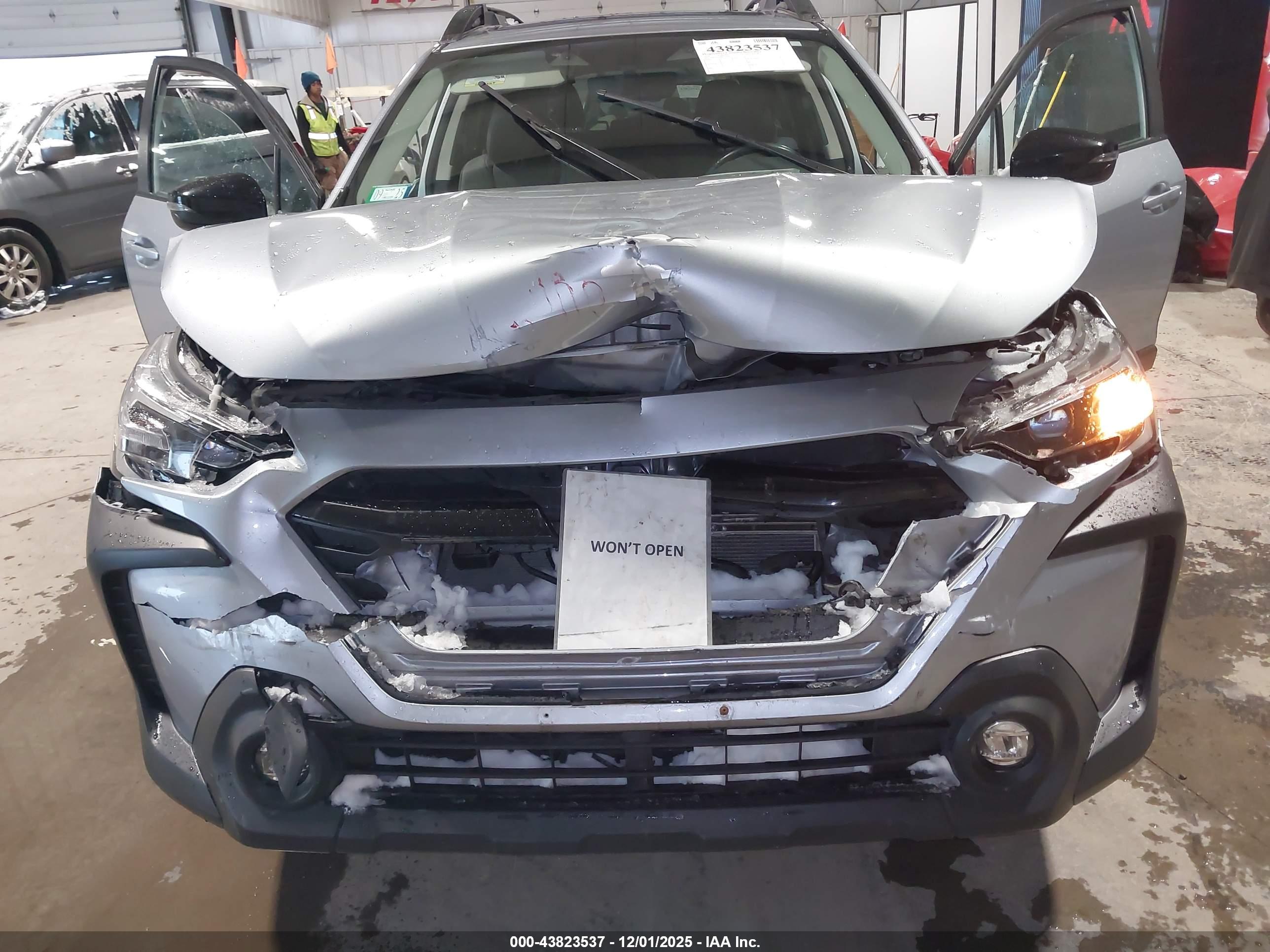 SUBARU OUTBACK image 10